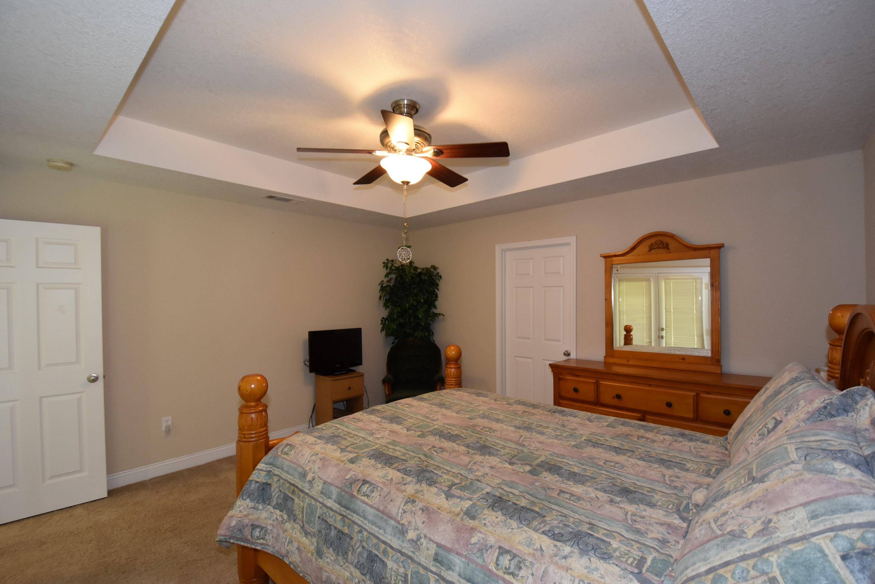 WHITE OAK ESTATES - Residential