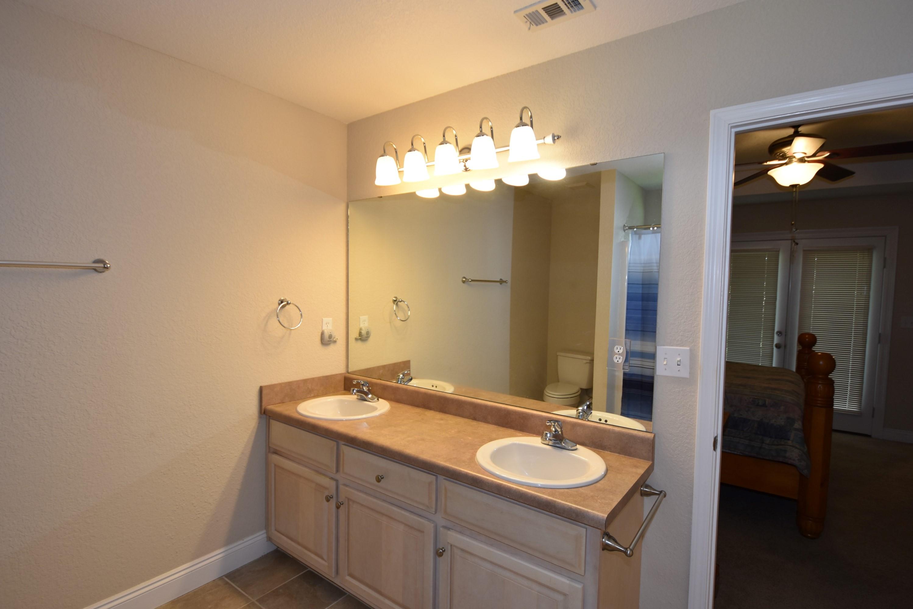 WHITE OAK ESTATES - Residential