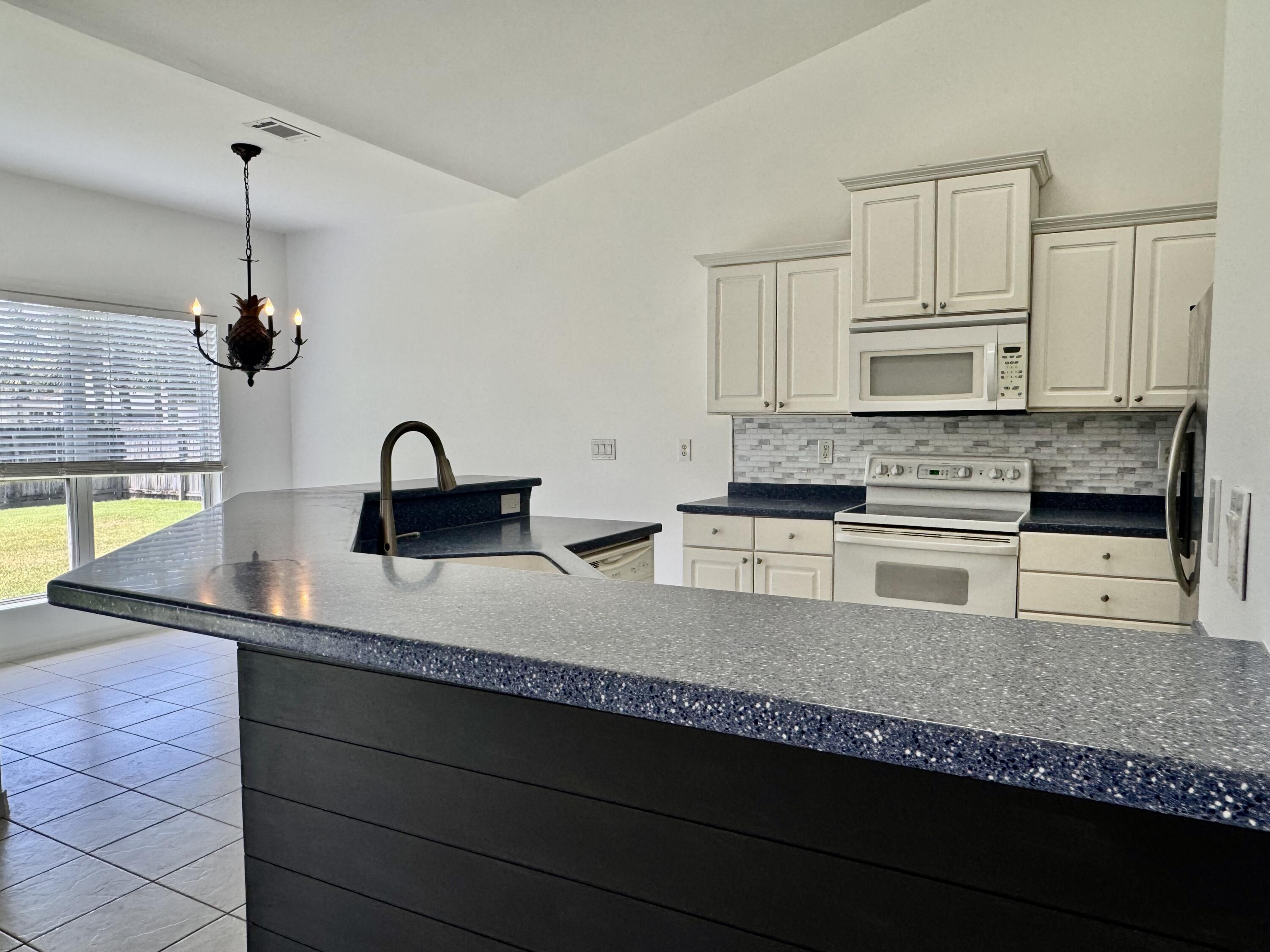 Emerald Walk (Aka Flamingo Village) - Residential Lease