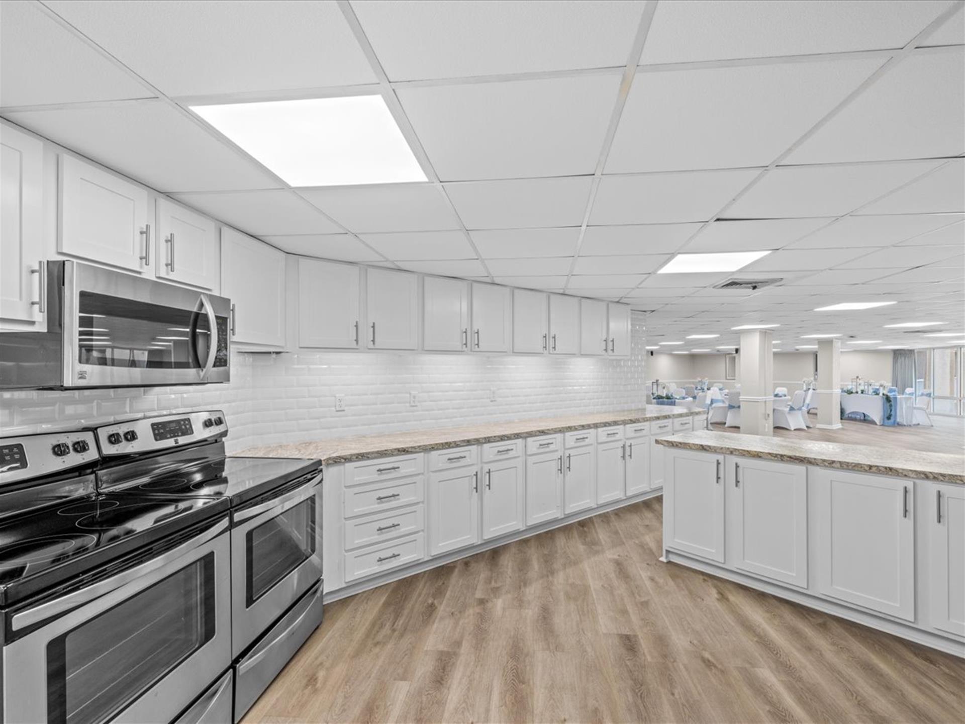 HOLIDAY SURF & RACQUET CLUB - Residential