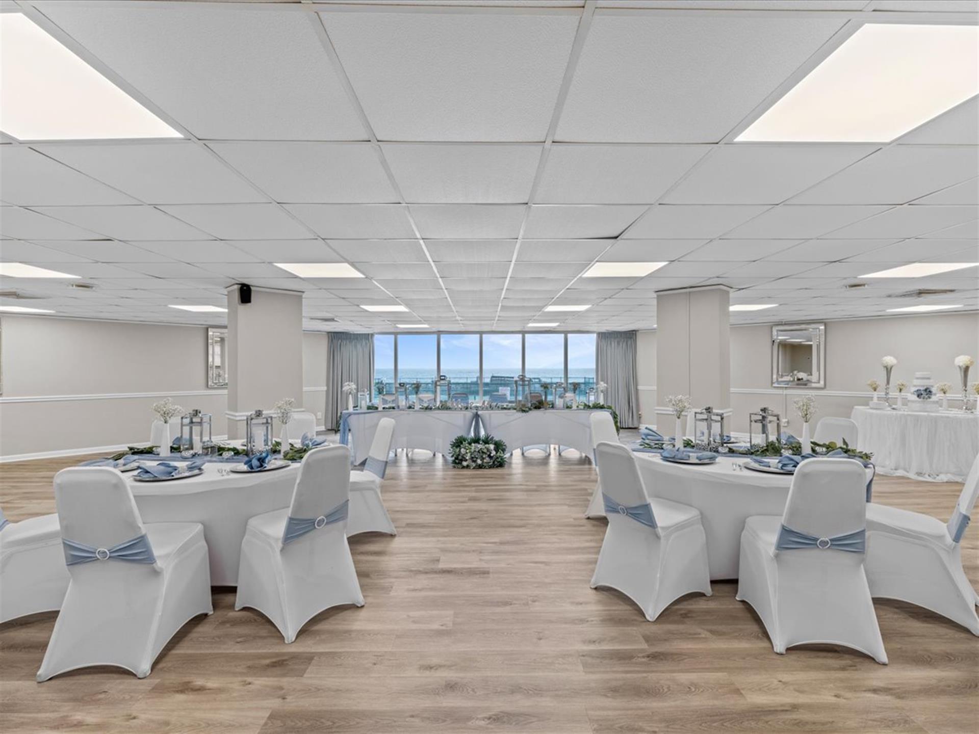 HOLIDAY SURF & RACQUET CLUB - Residential
