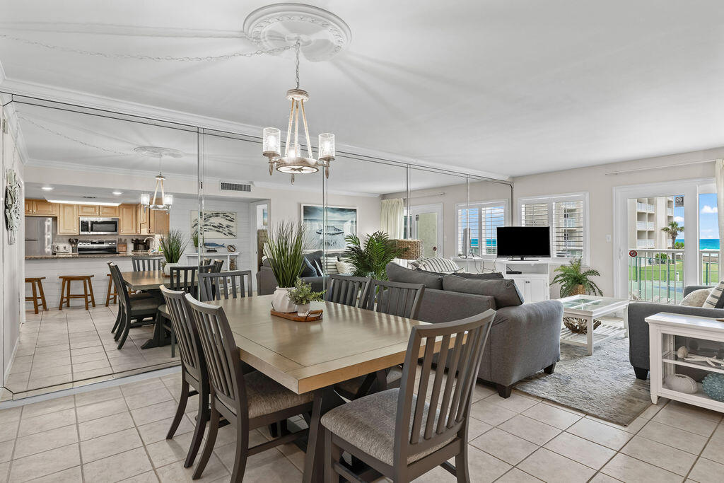 HOLIDAY SURF & RACQUET CLUB - Residential