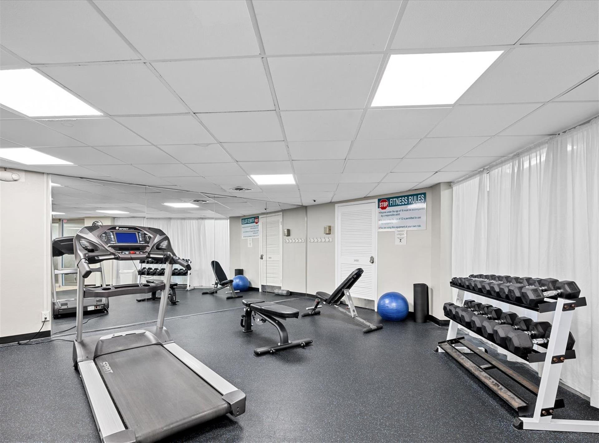 HOLIDAY SURF & RACQUET CLUB - Residential