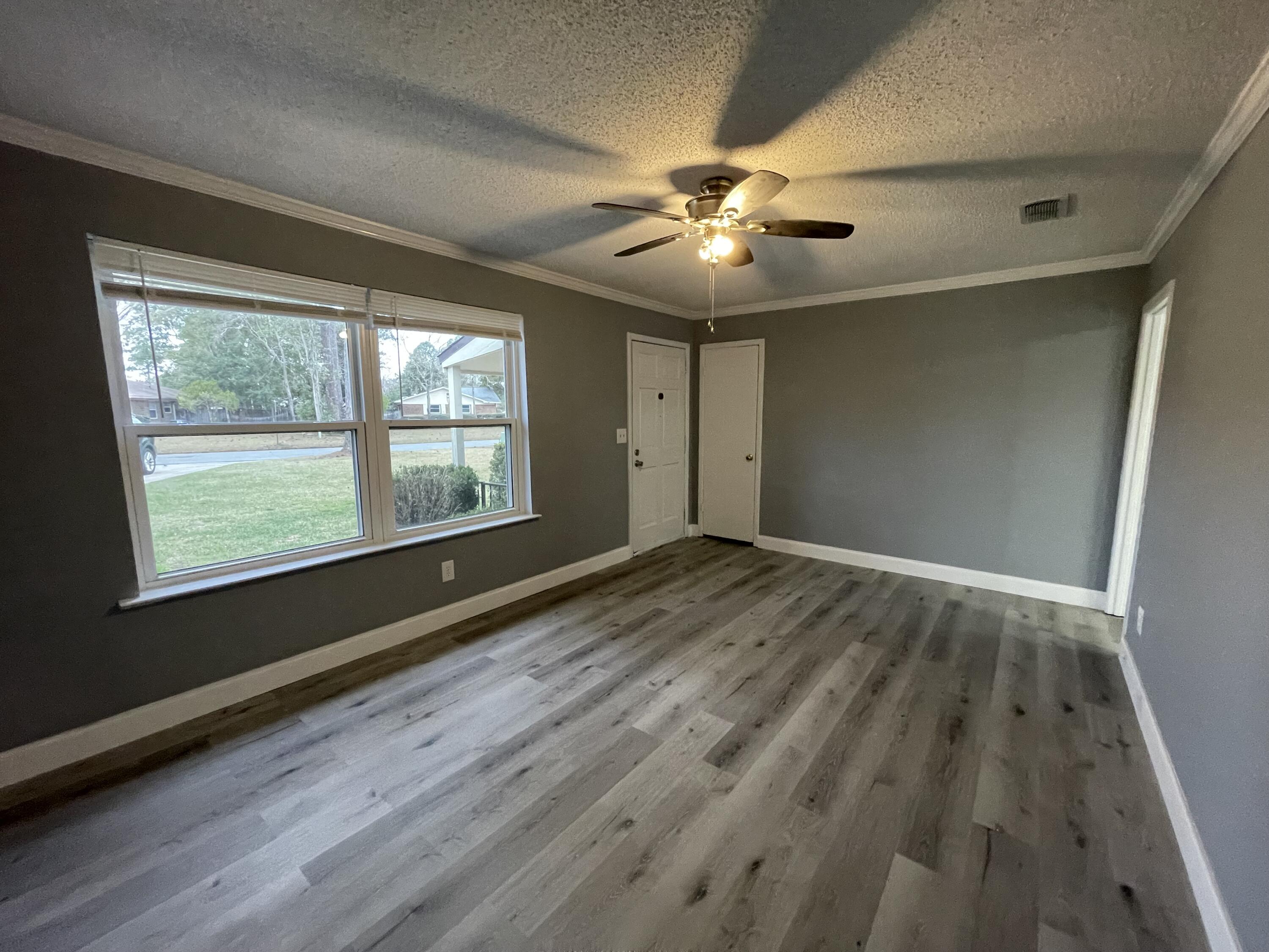 PALM ESTATES UNIT 3 - Residential Lease