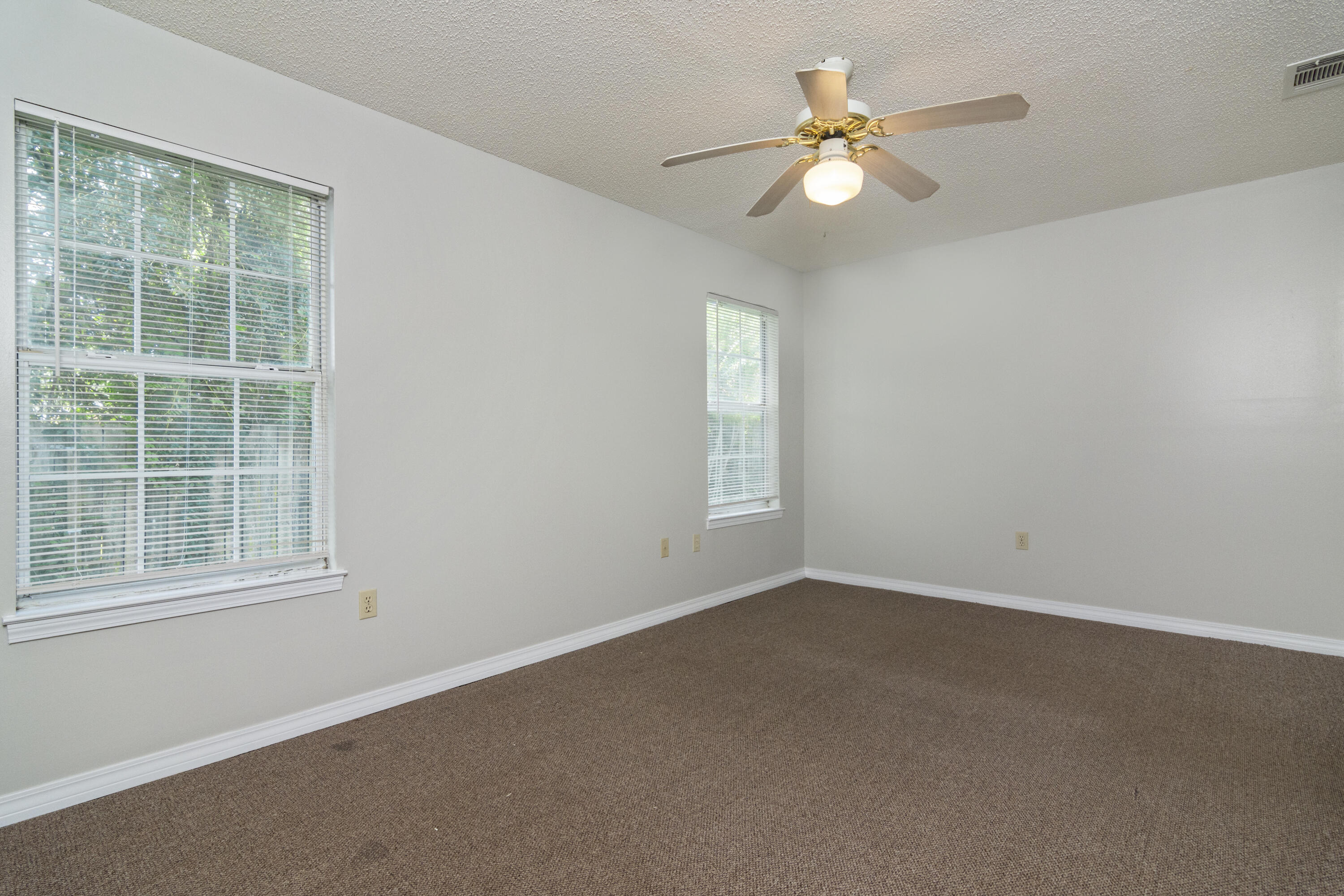 SOUTHVIEW ESTATES - Residential Lease