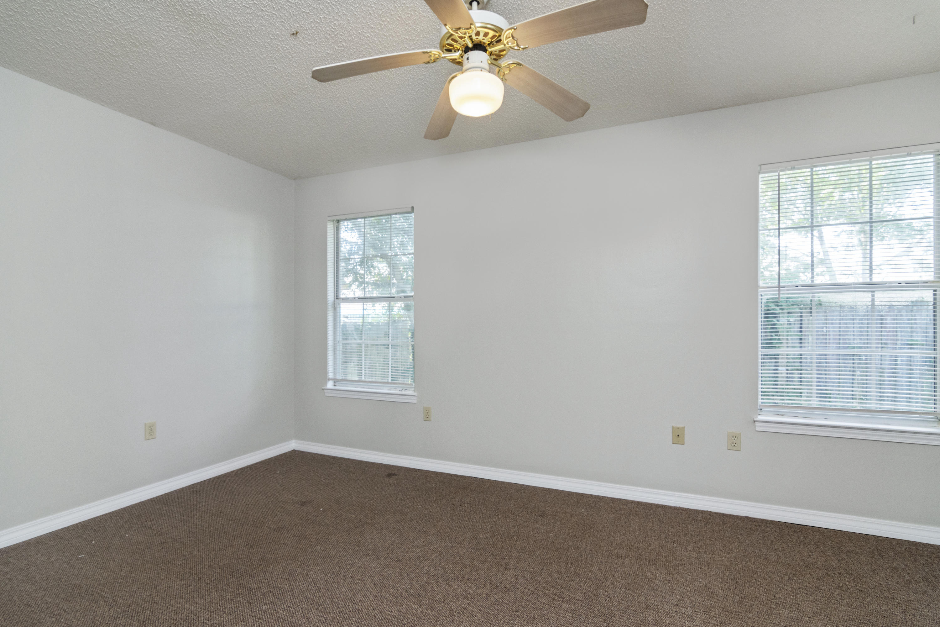 SOUTHVIEW ESTATES - Residential Lease