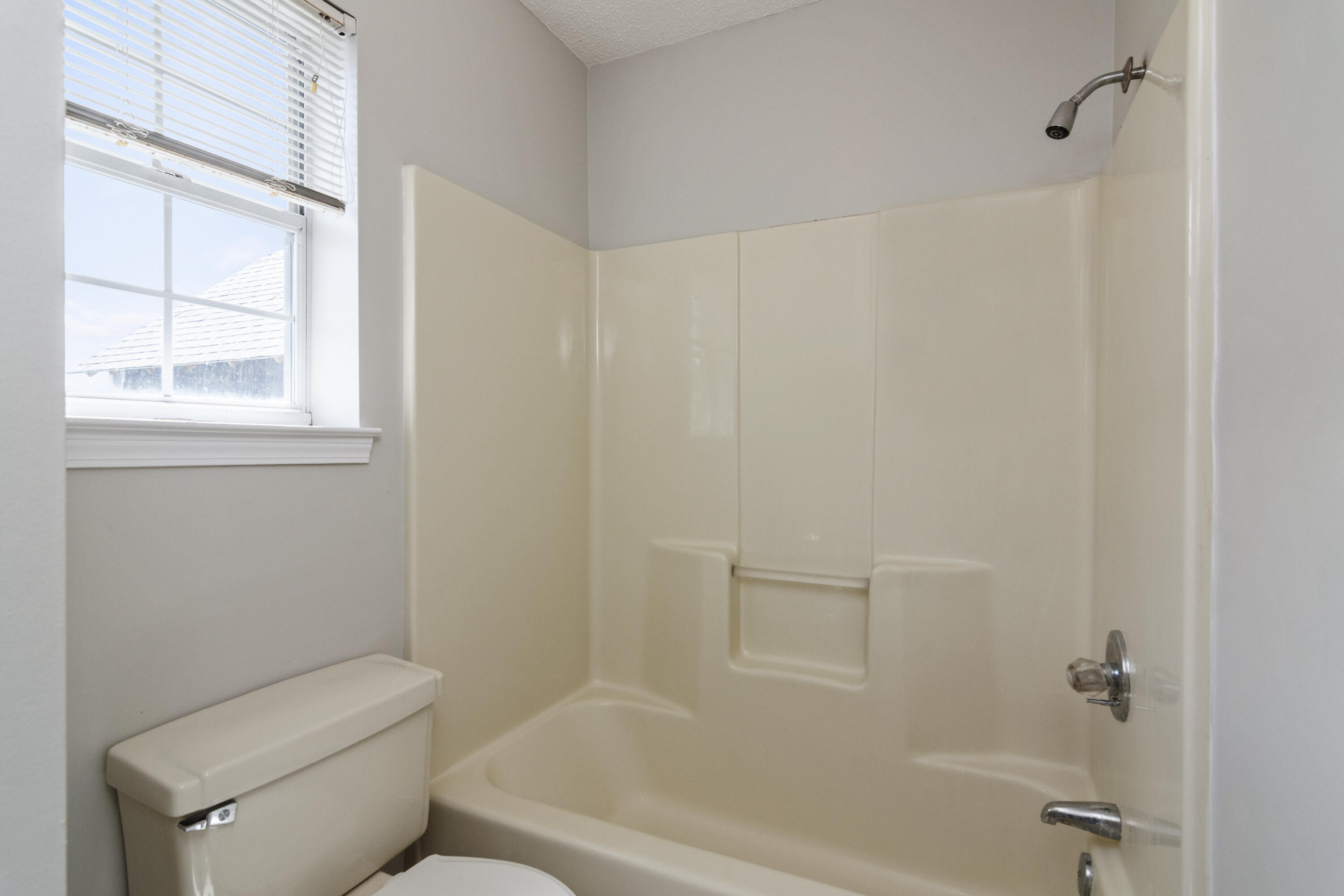 SOUTHVIEW ESTATES - Residential Lease