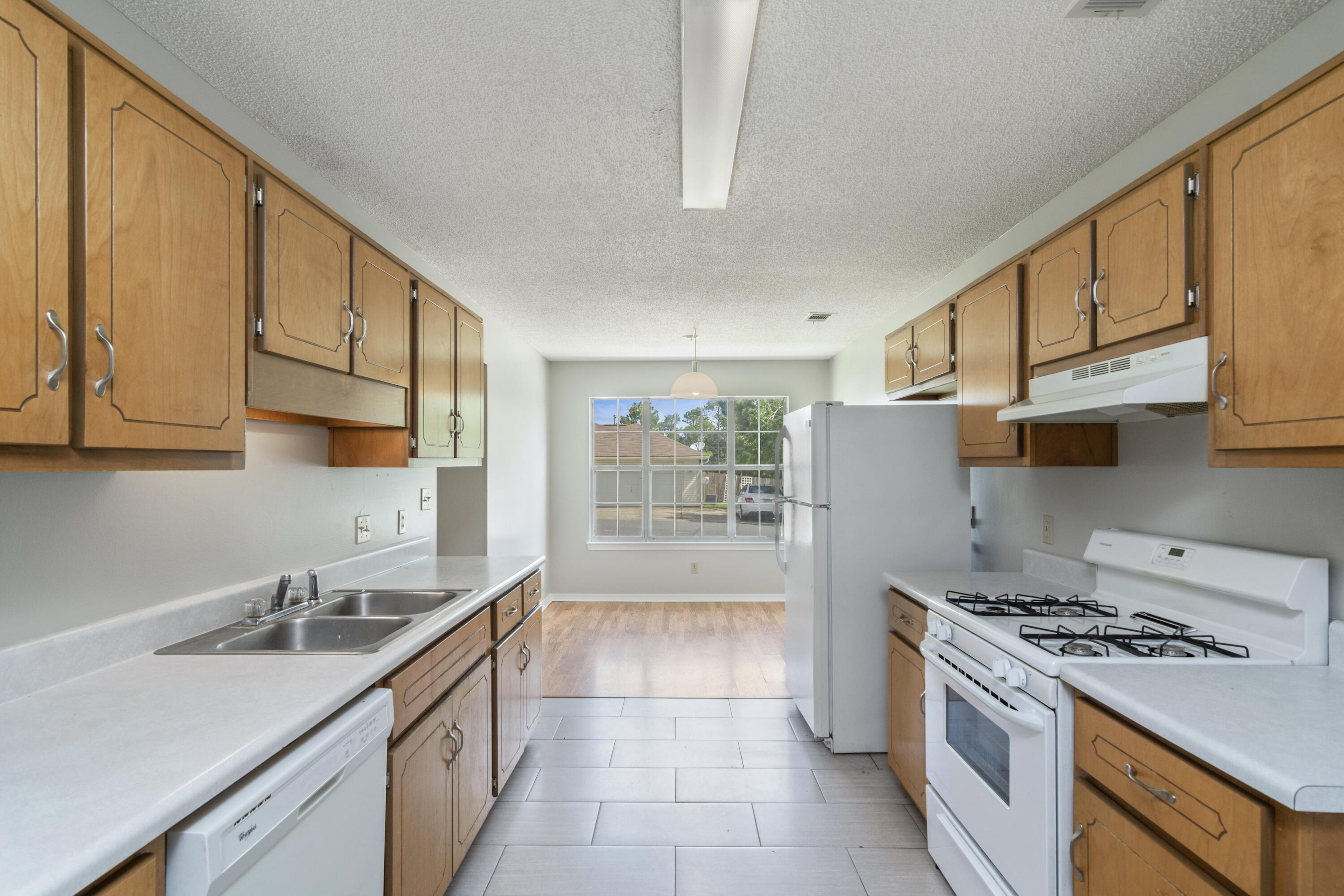 SOUTHVIEW ESTATES - Residential Lease