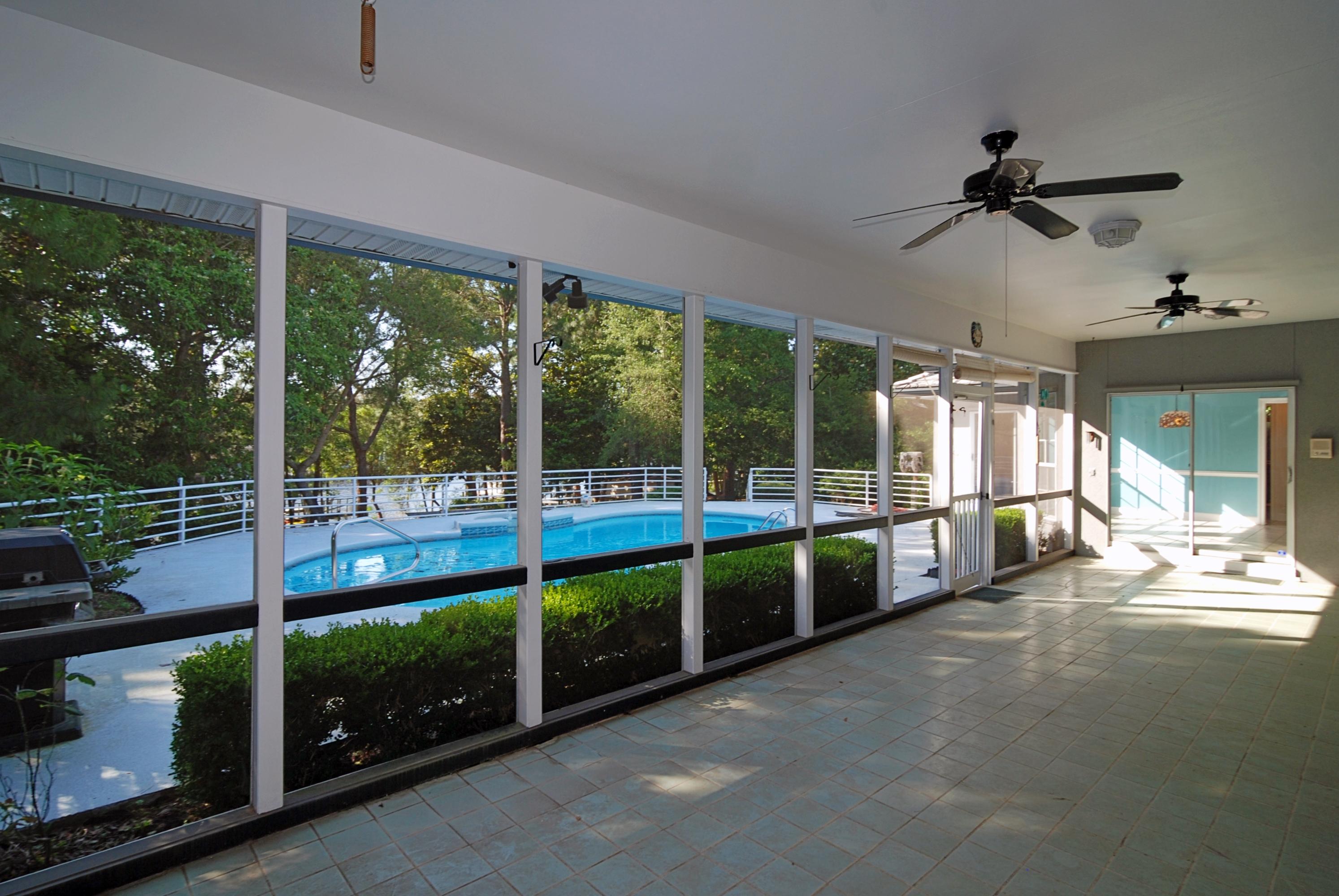 JOES BAYOU DESTIN - Residential