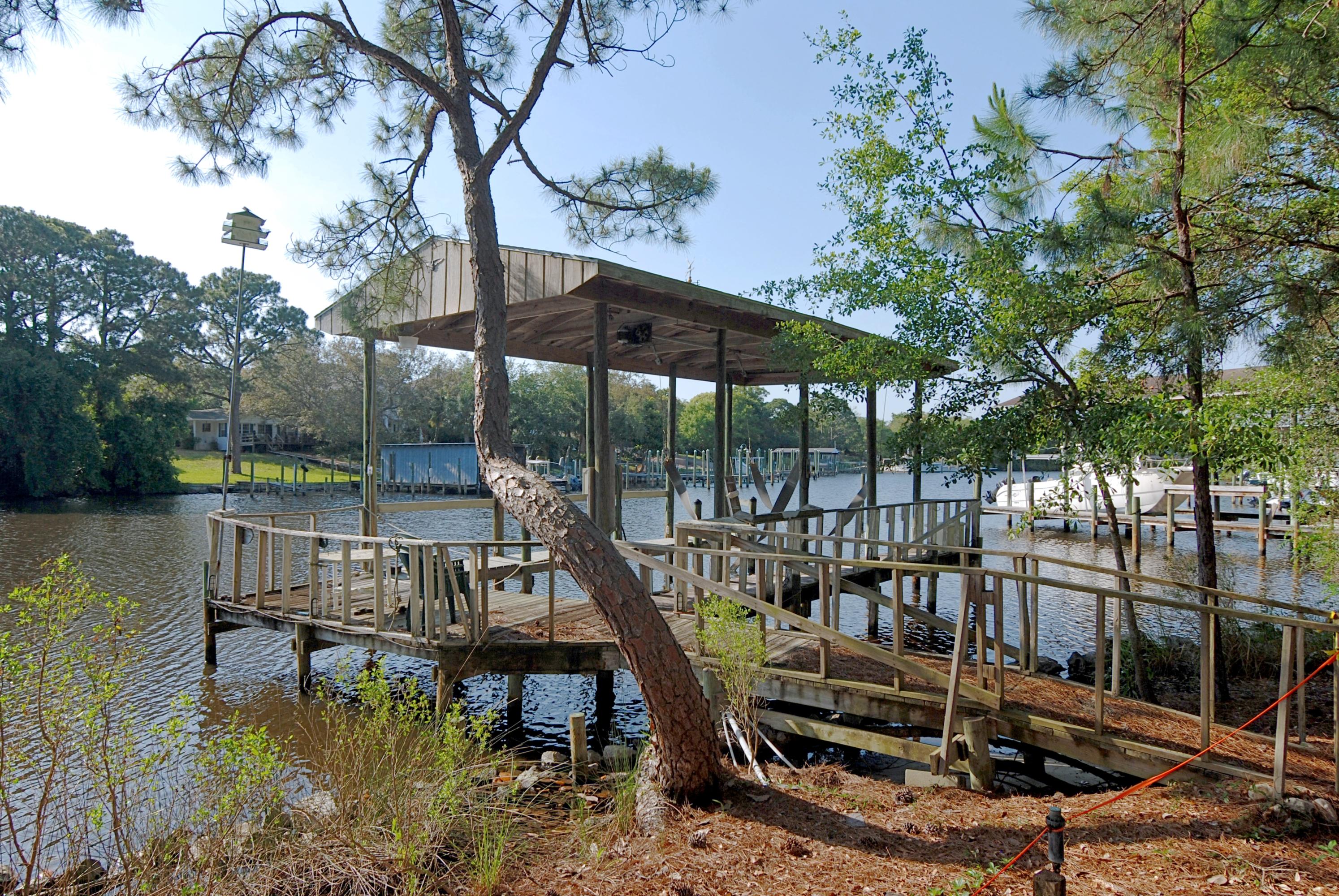 JOES BAYOU DESTIN - Residential