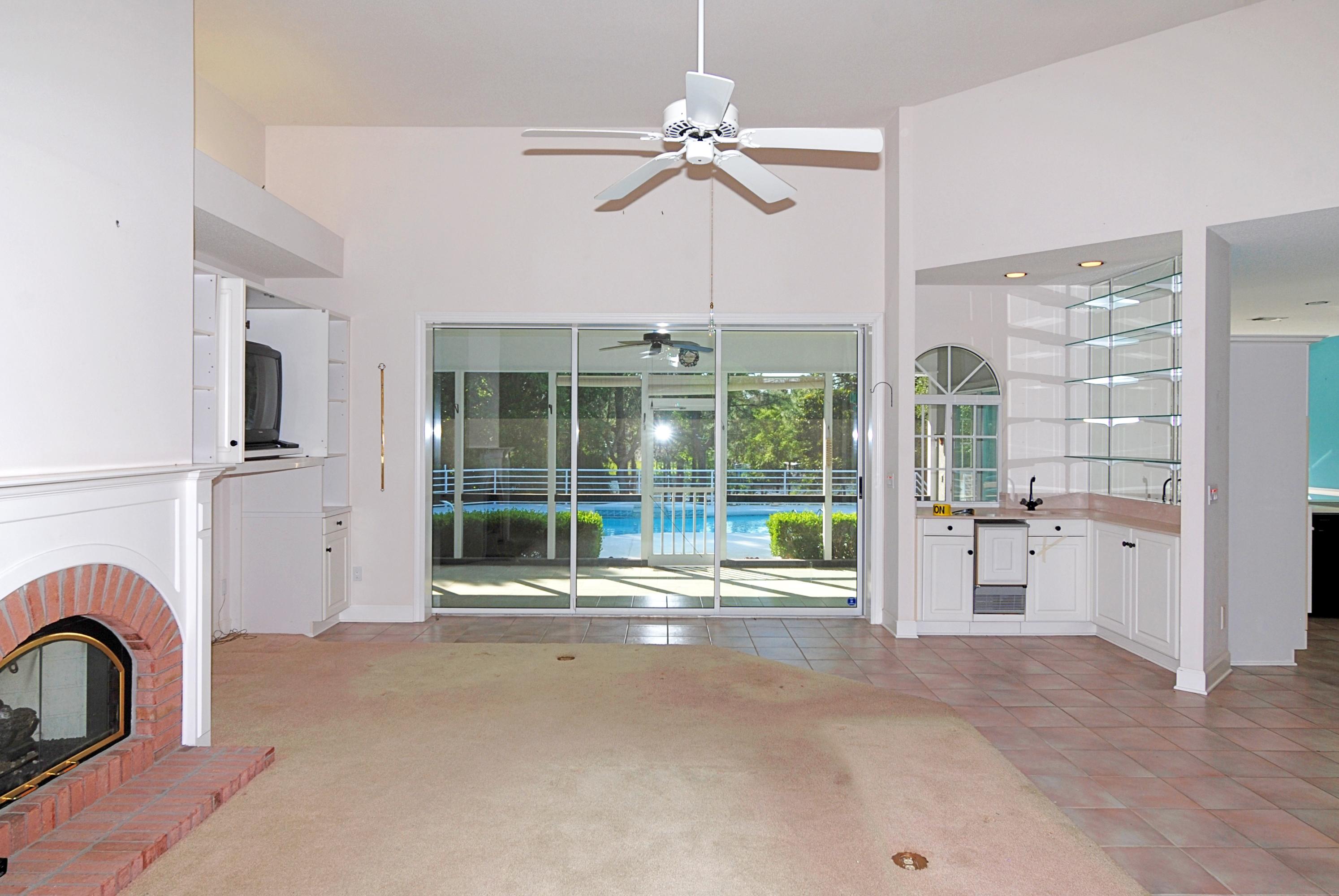 JOES BAYOU DESTIN - Residential