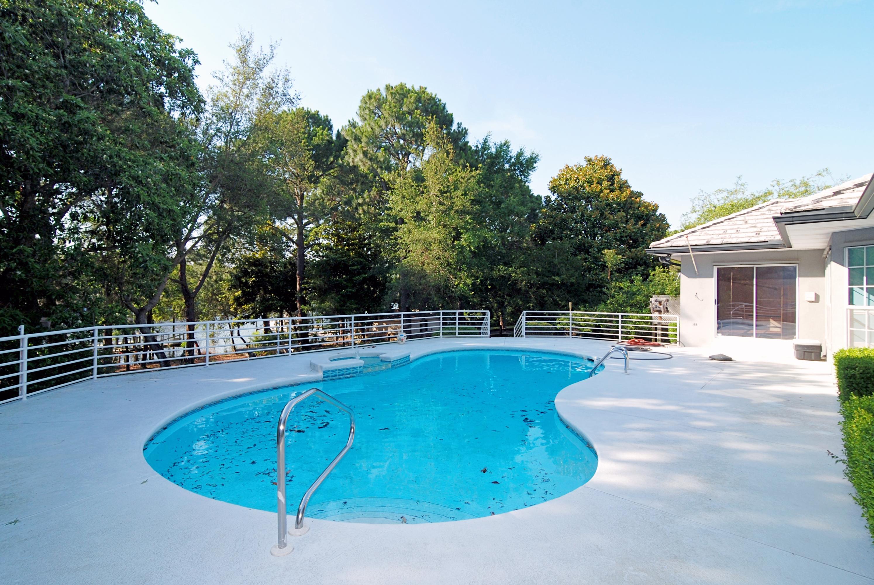 JOES BAYOU DESTIN - Residential