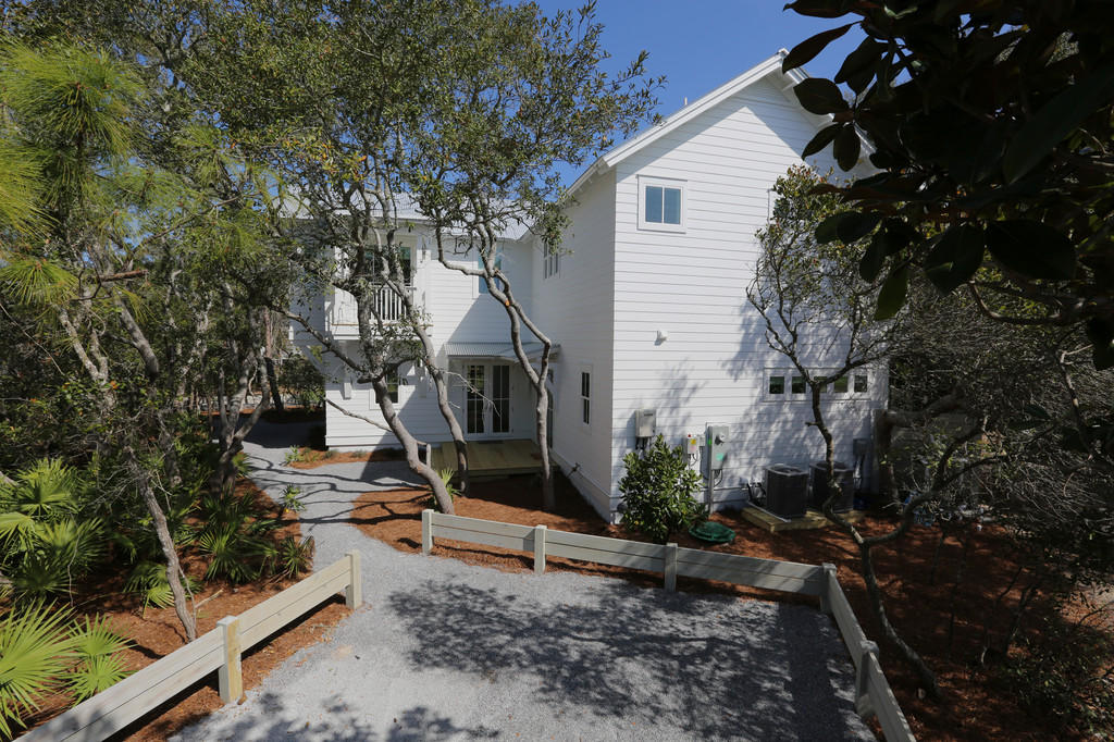 BLUE MOUNTAIN BEACH - Residential