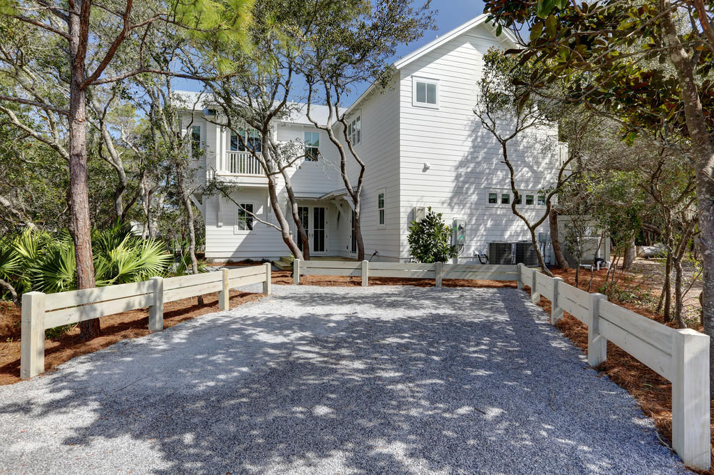 BLUE MOUNTAIN BEACH - Residential