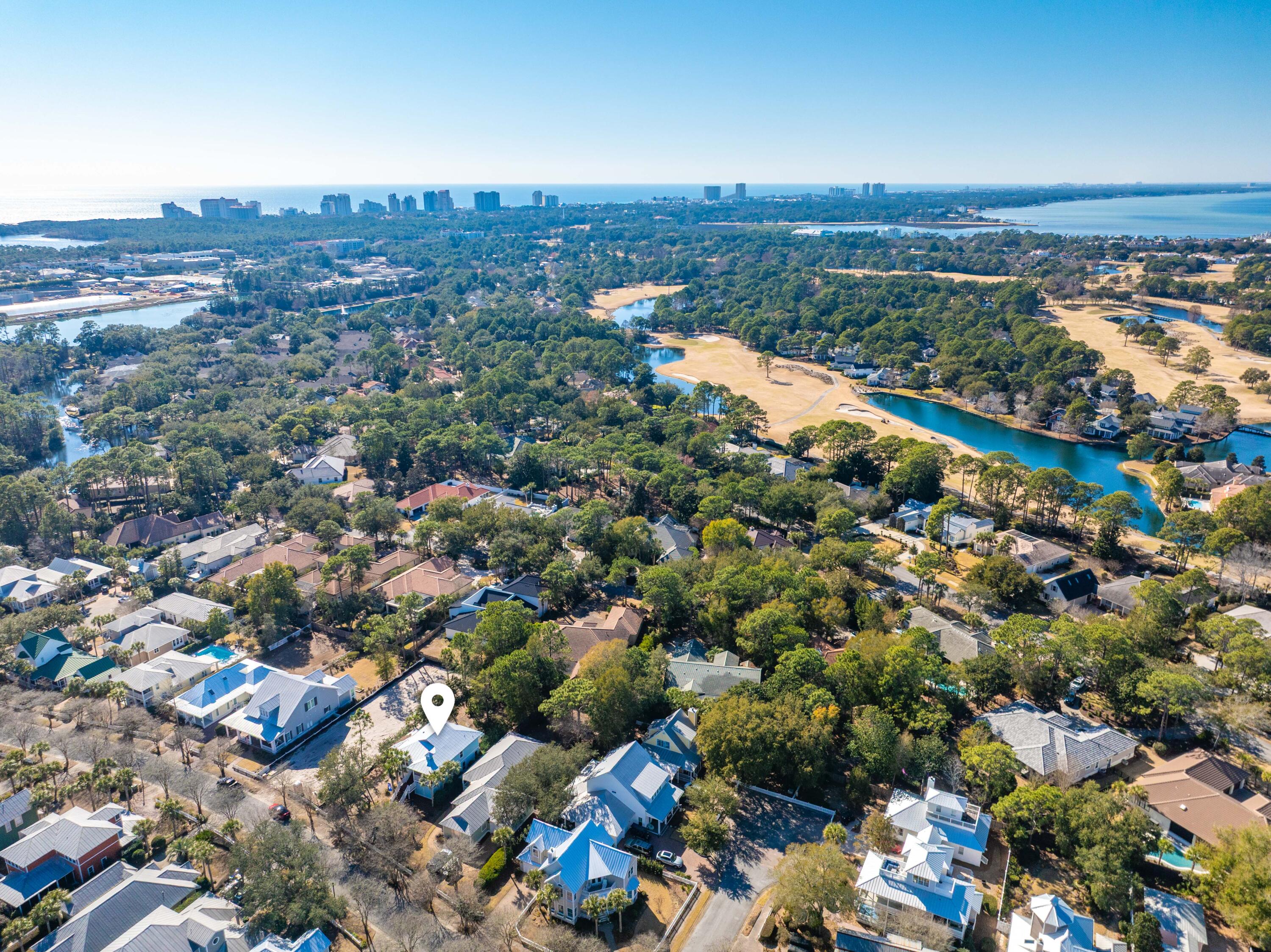 CRYSTAL LAKE - Residential