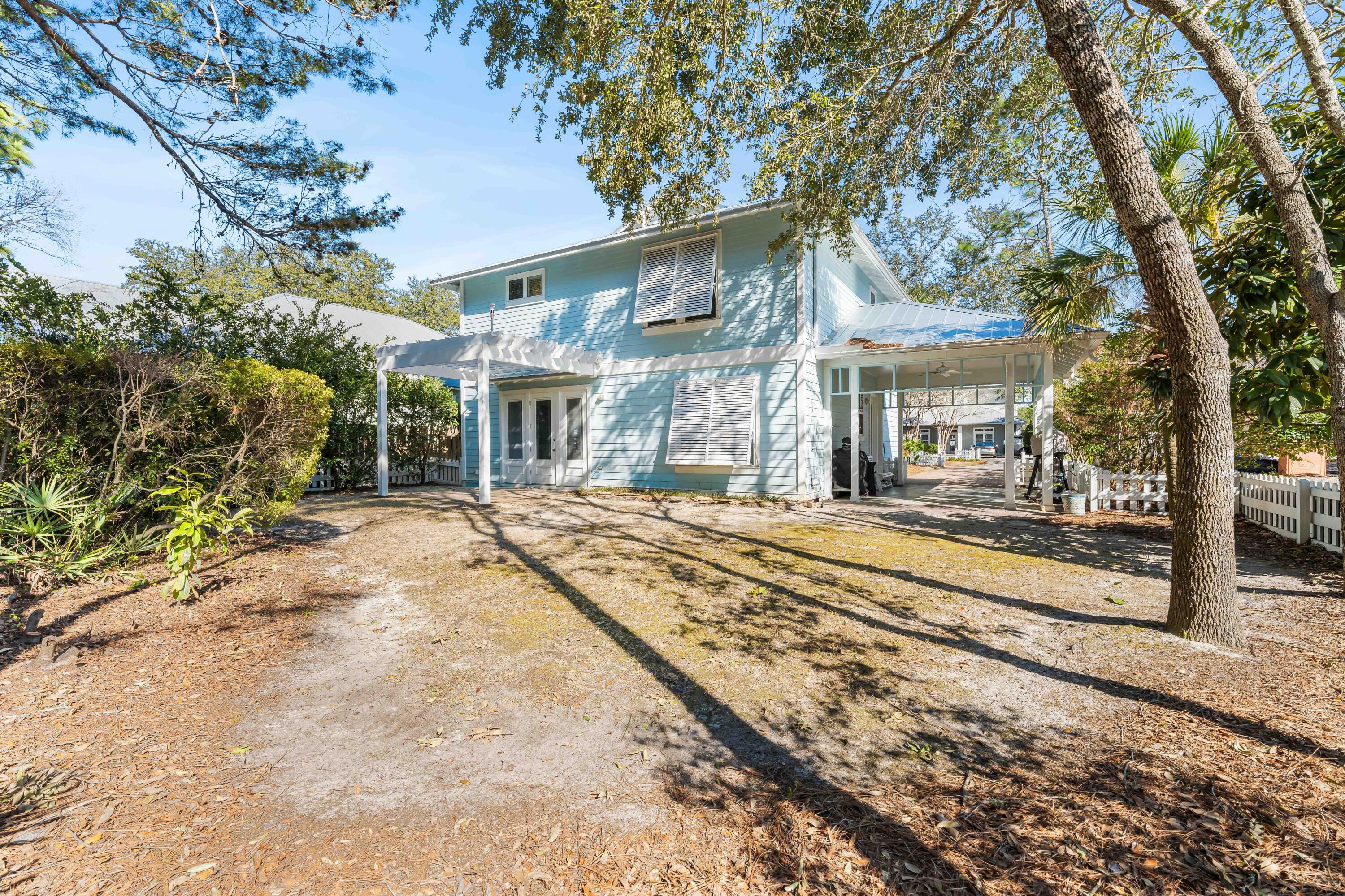 CRYSTAL LAKE - Residential