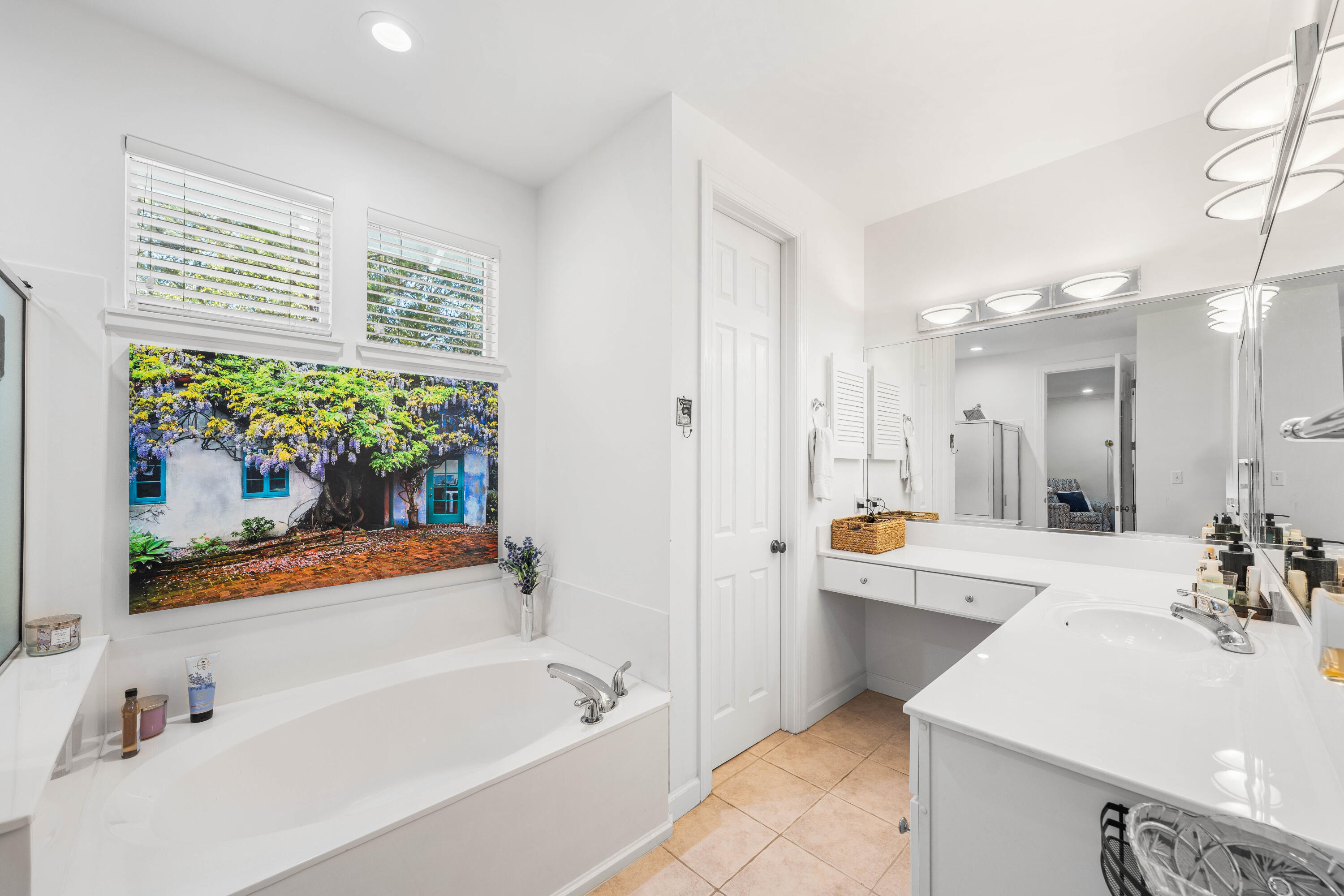 CRYSTAL LAKE - Residential