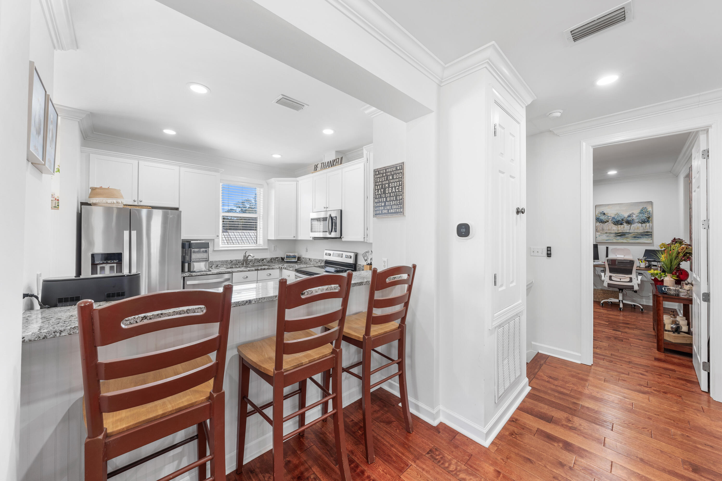 CRYSTAL LAKE - Residential