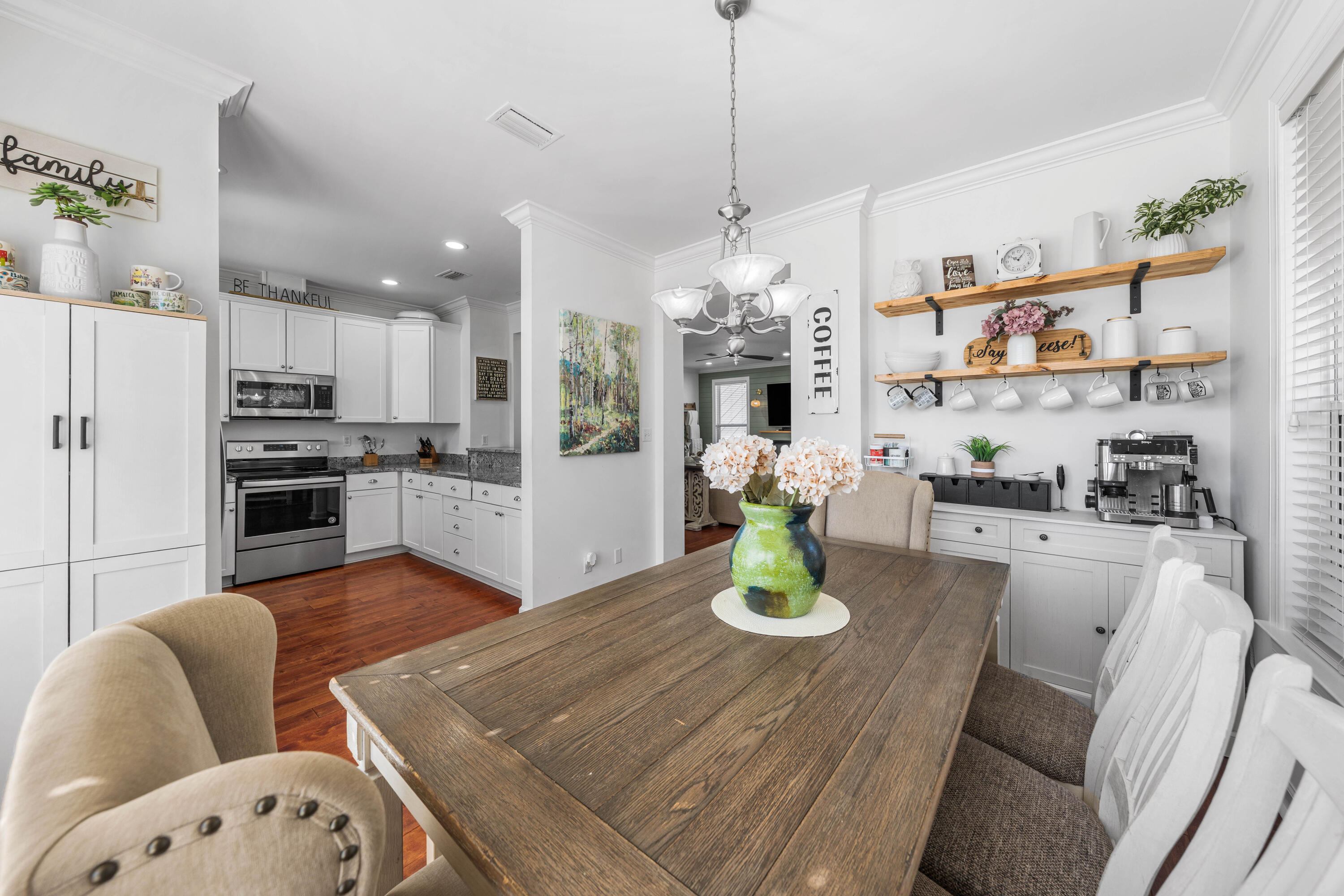 CRYSTAL LAKE - Residential