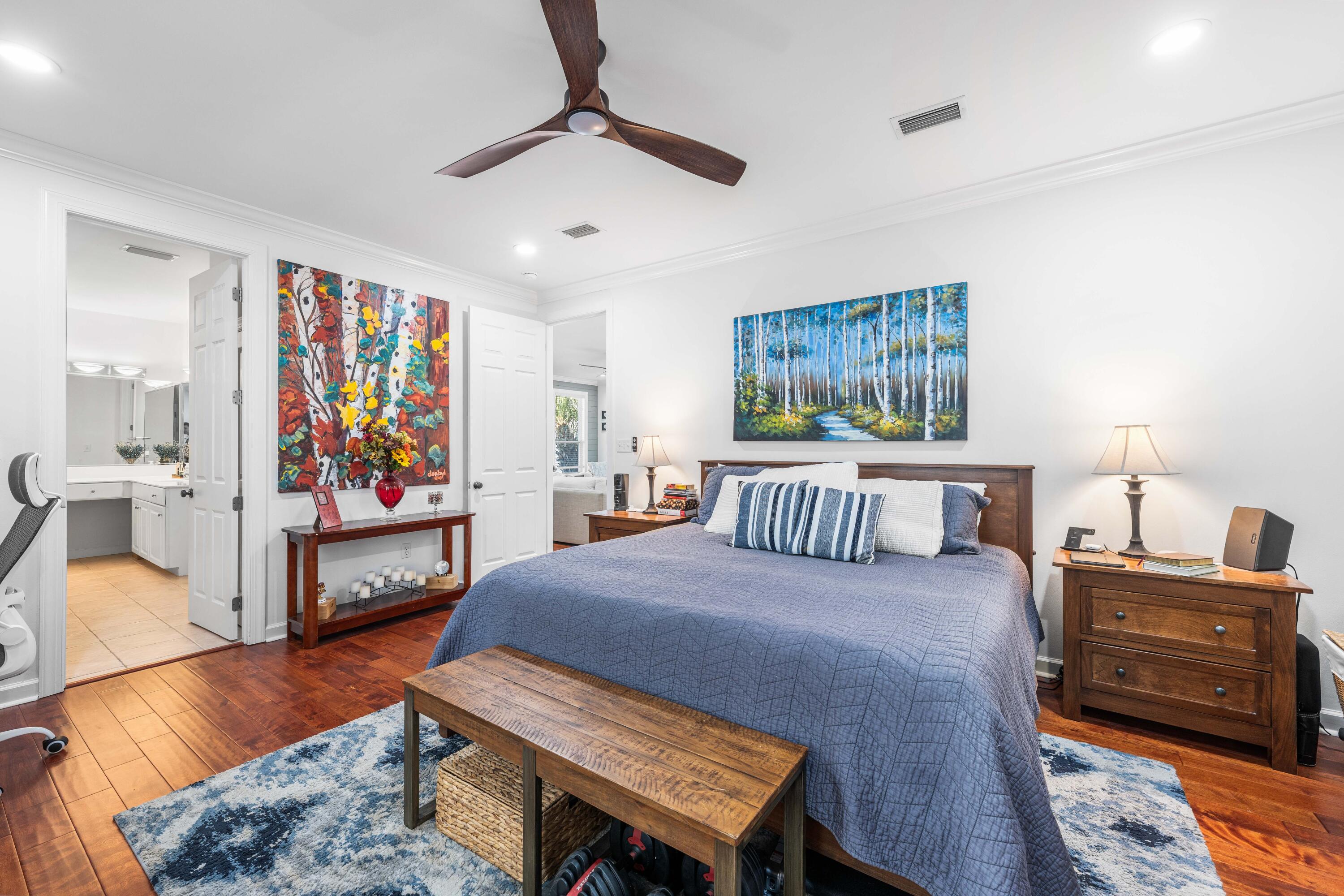 CRYSTAL LAKE - Residential