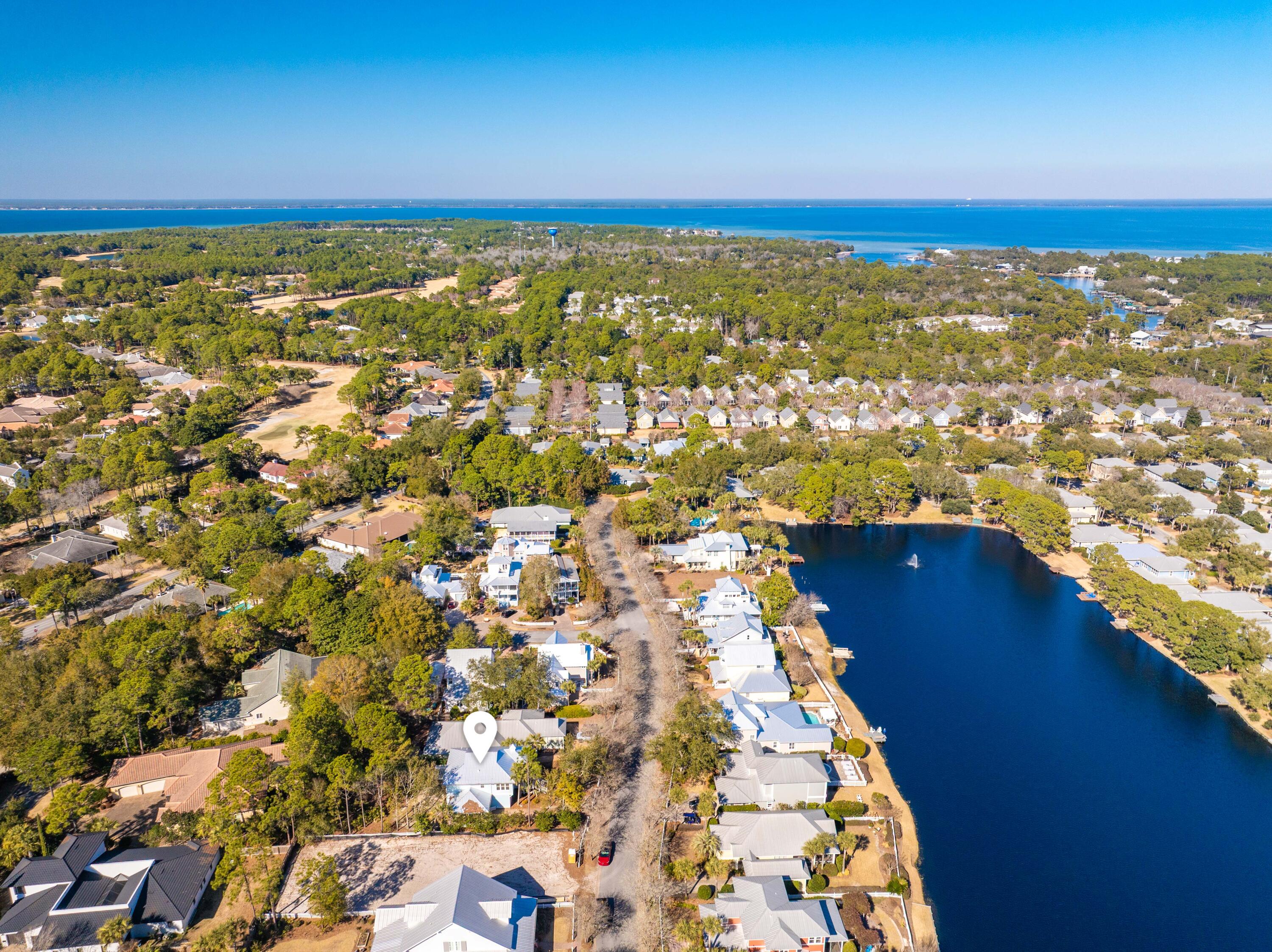 CRYSTAL LAKE - Residential