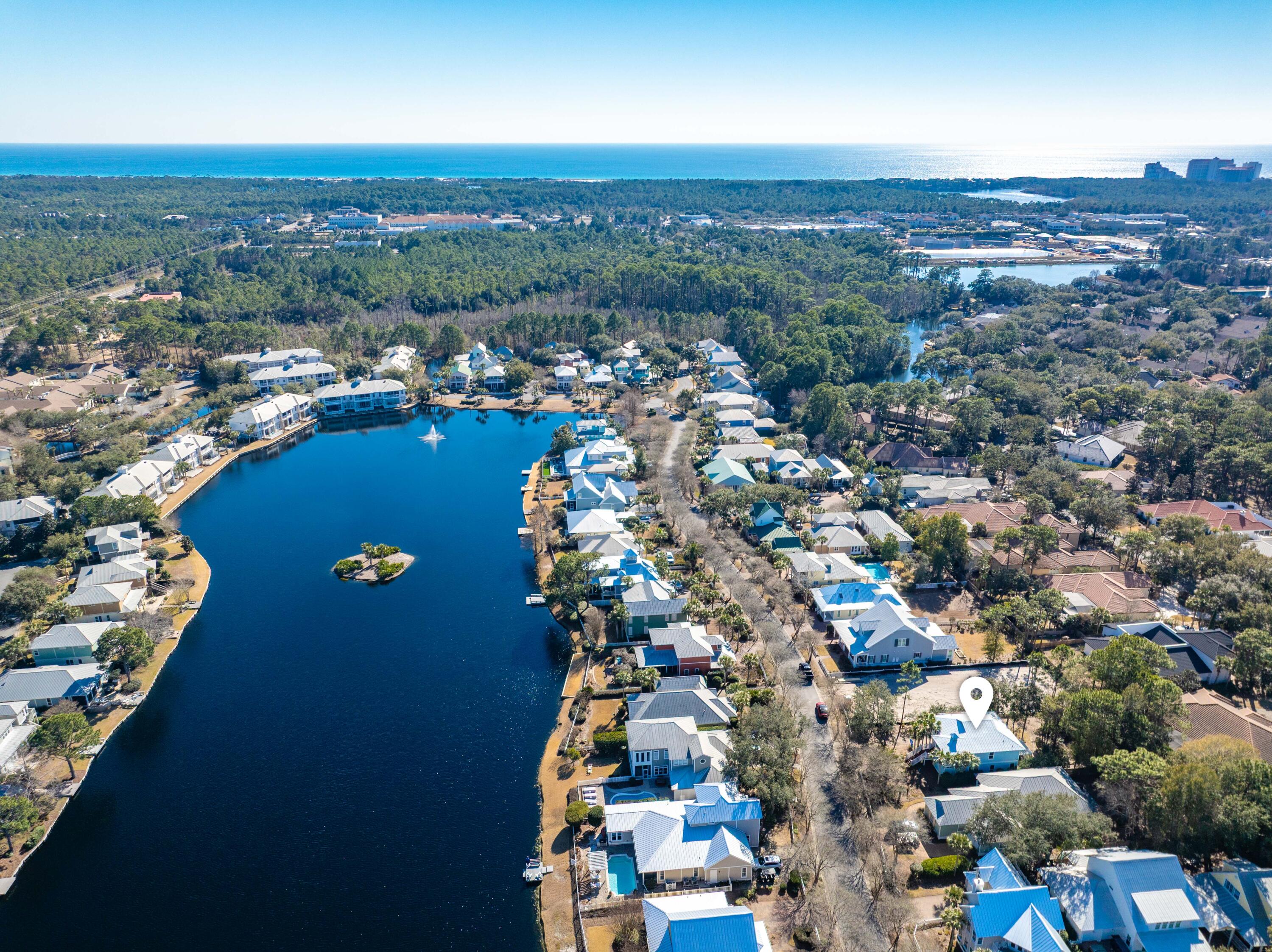 CRYSTAL LAKE - Residential