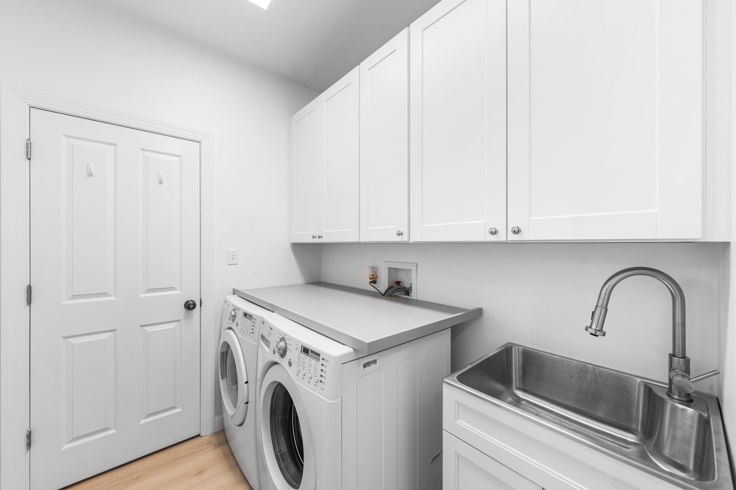 CRYSTAL LAKE - Residential