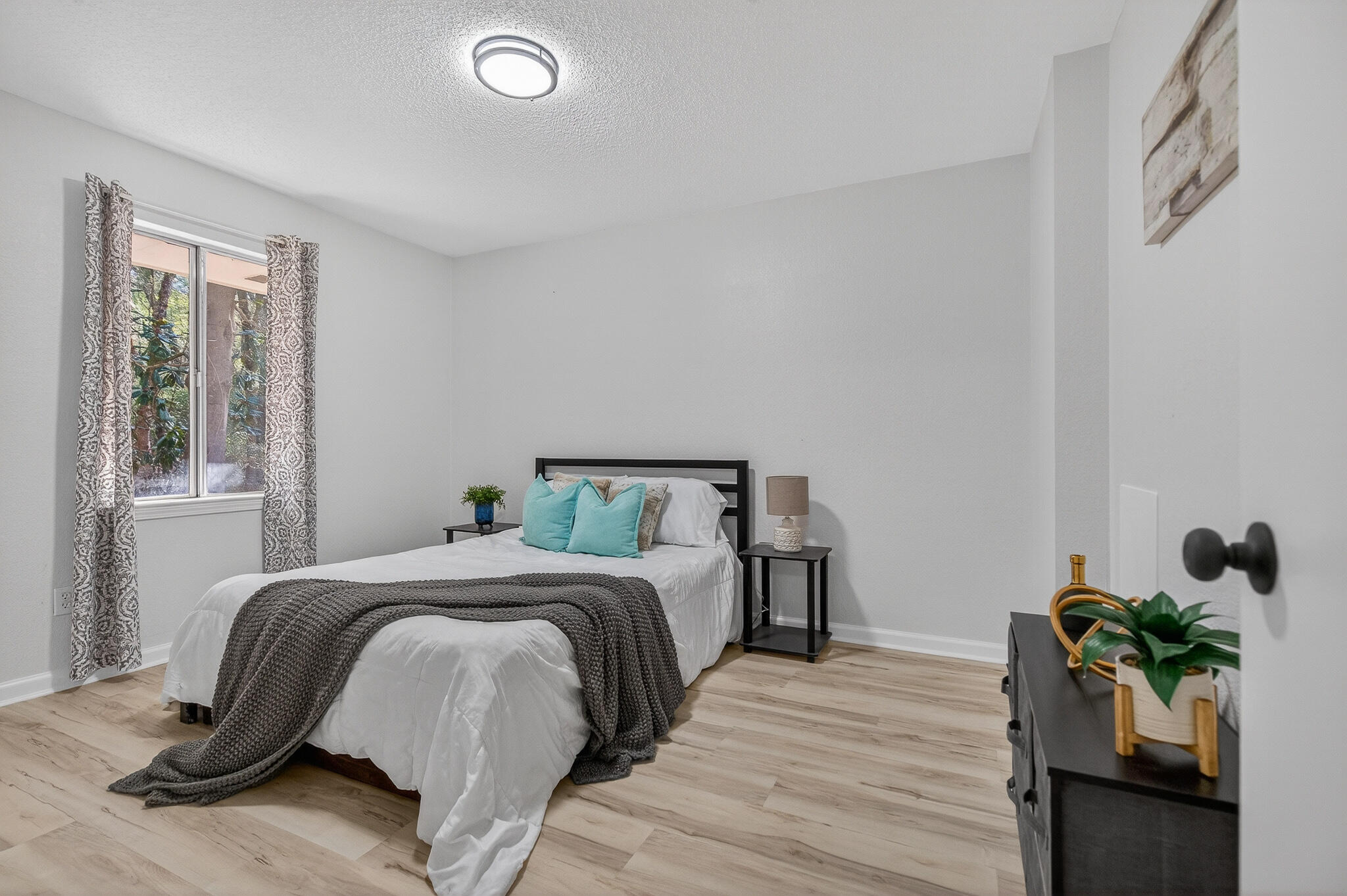 CRESTVIEW - Residential