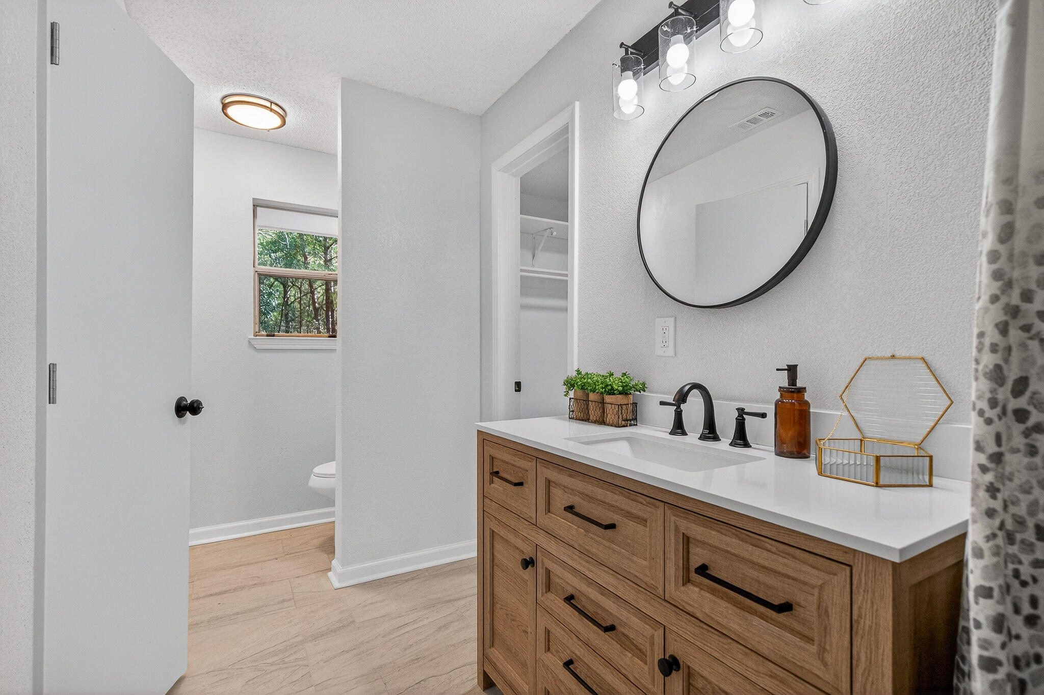 CRESTVIEW - Residential