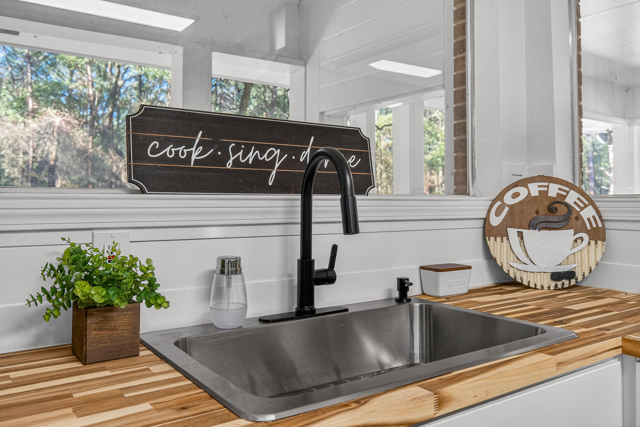 CRESTVIEW - Residential