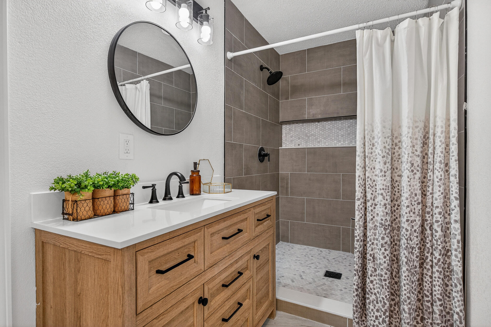 CRESTVIEW - Residential