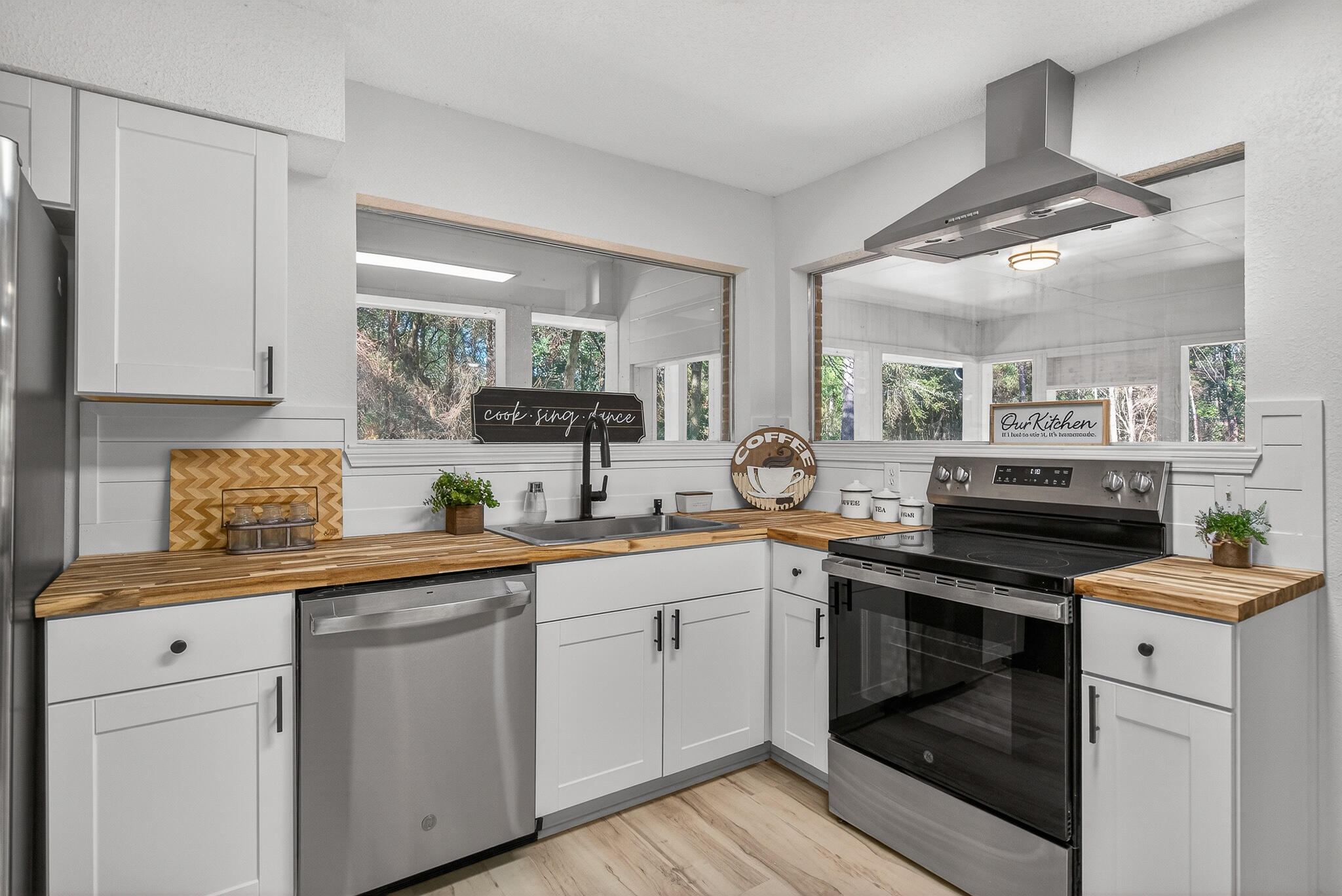 CRESTVIEW - Residential