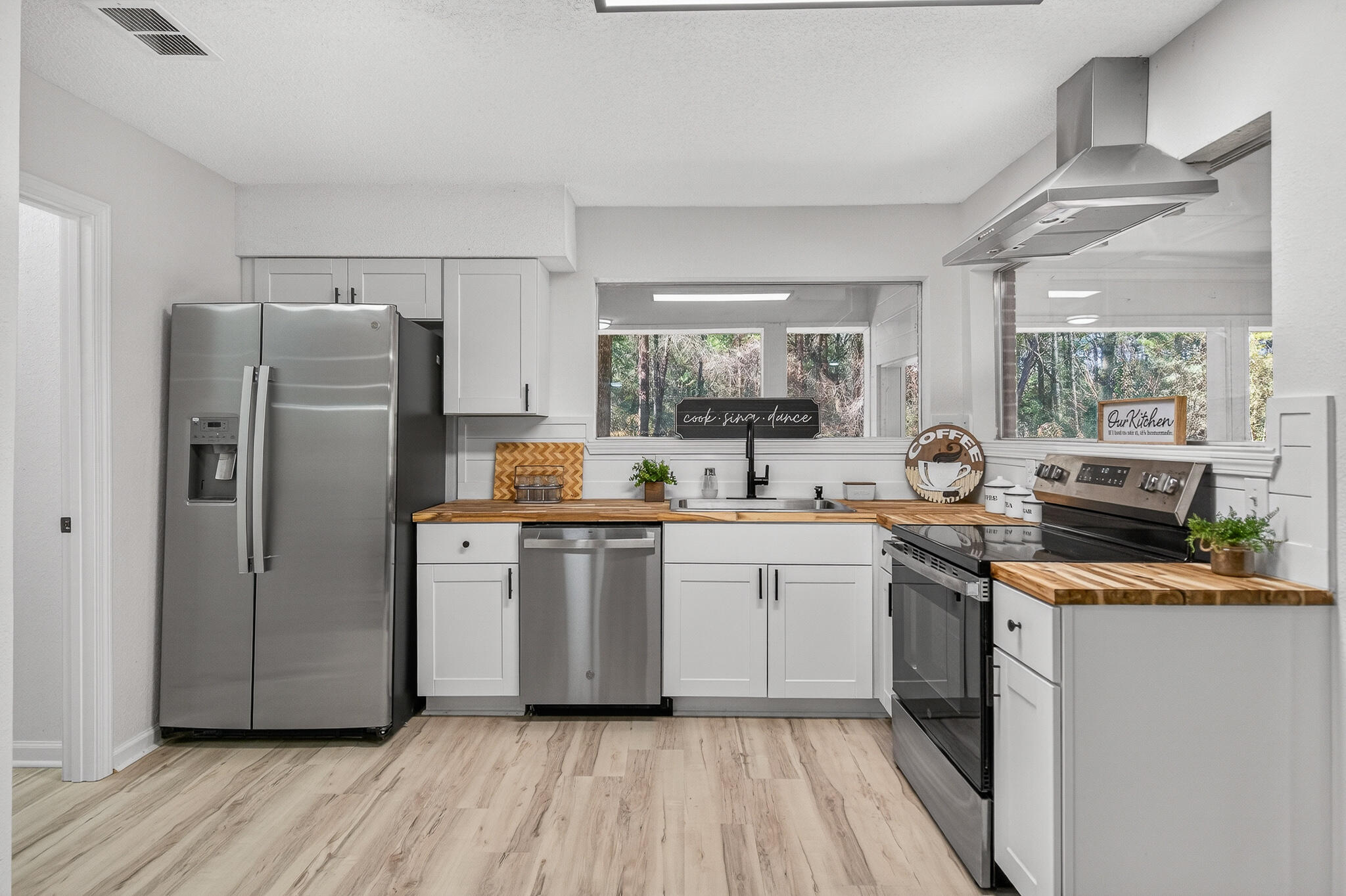 CRESTVIEW - Residential