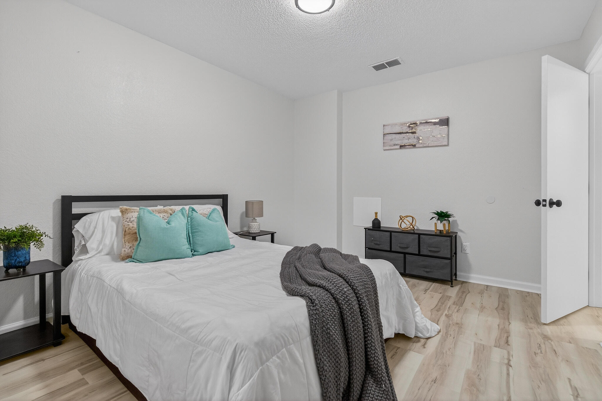 CRESTVIEW - Residential