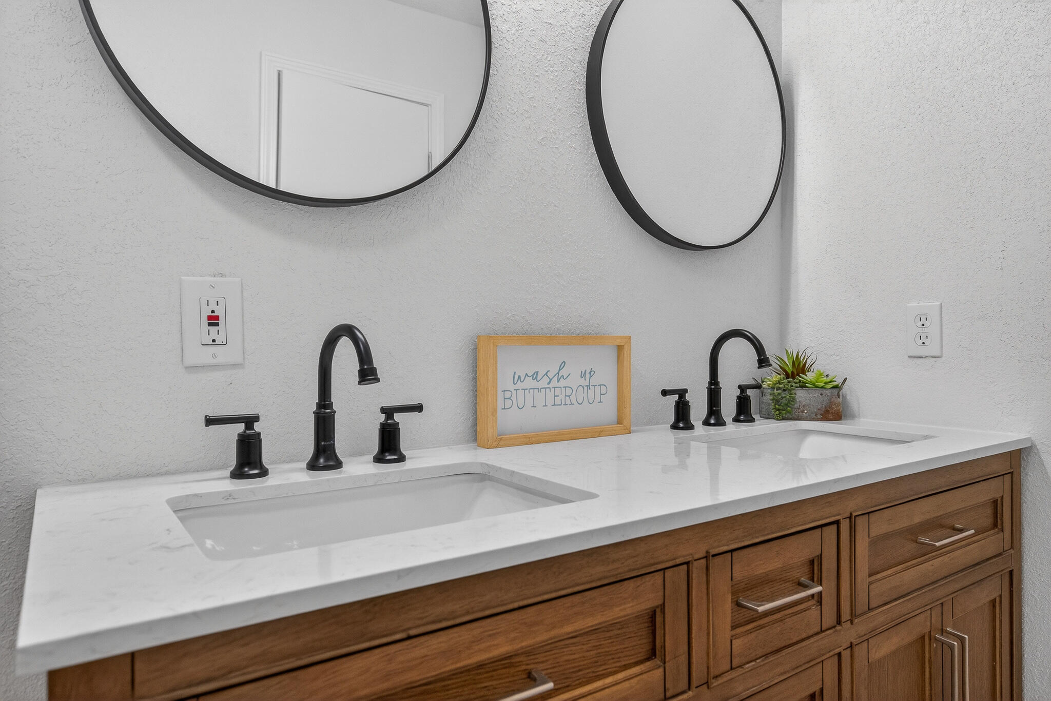 CRESTVIEW - Residential