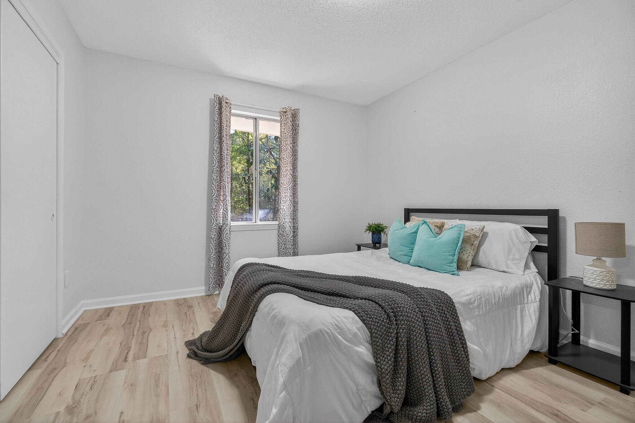 CRESTVIEW - Residential