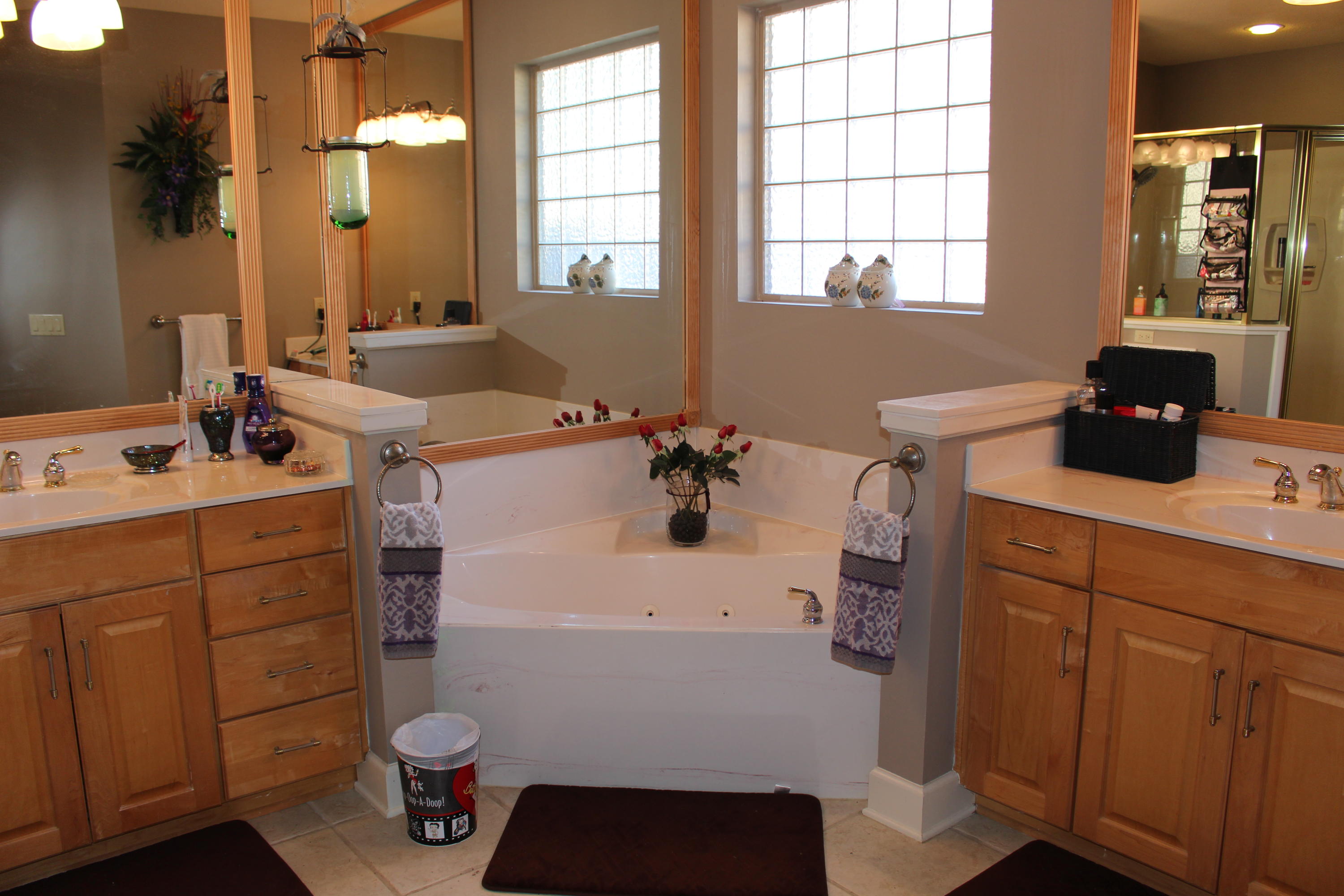 CHARDONNAY ESTATES - Residential