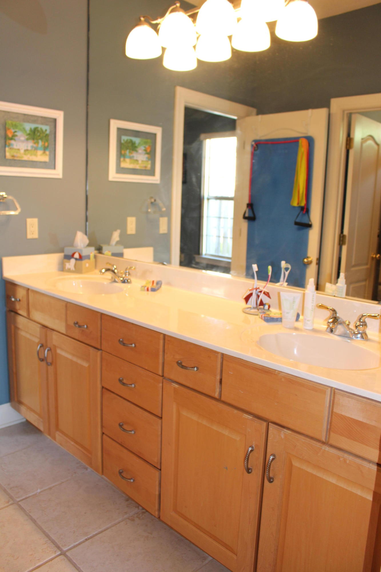 CHARDONNAY ESTATES - Residential