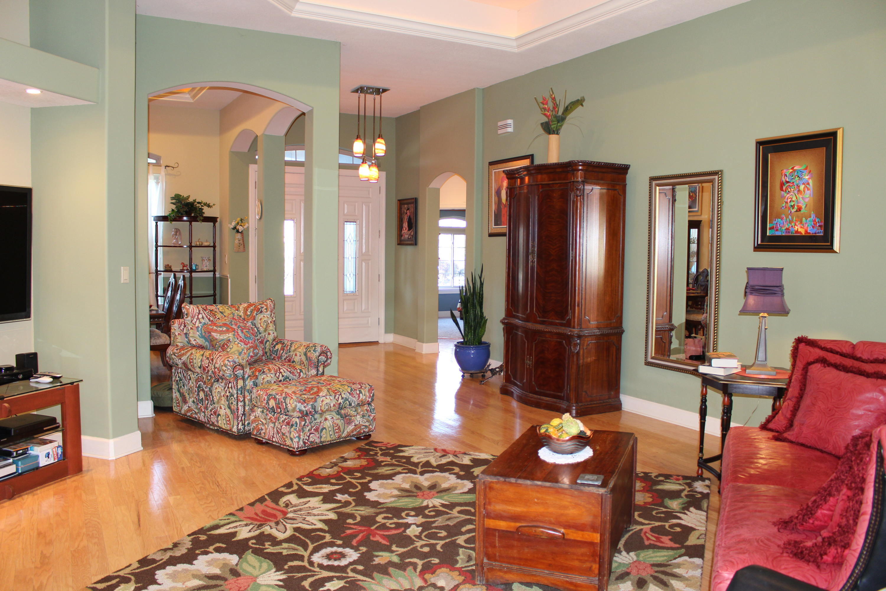 CHARDONNAY ESTATES - Residential