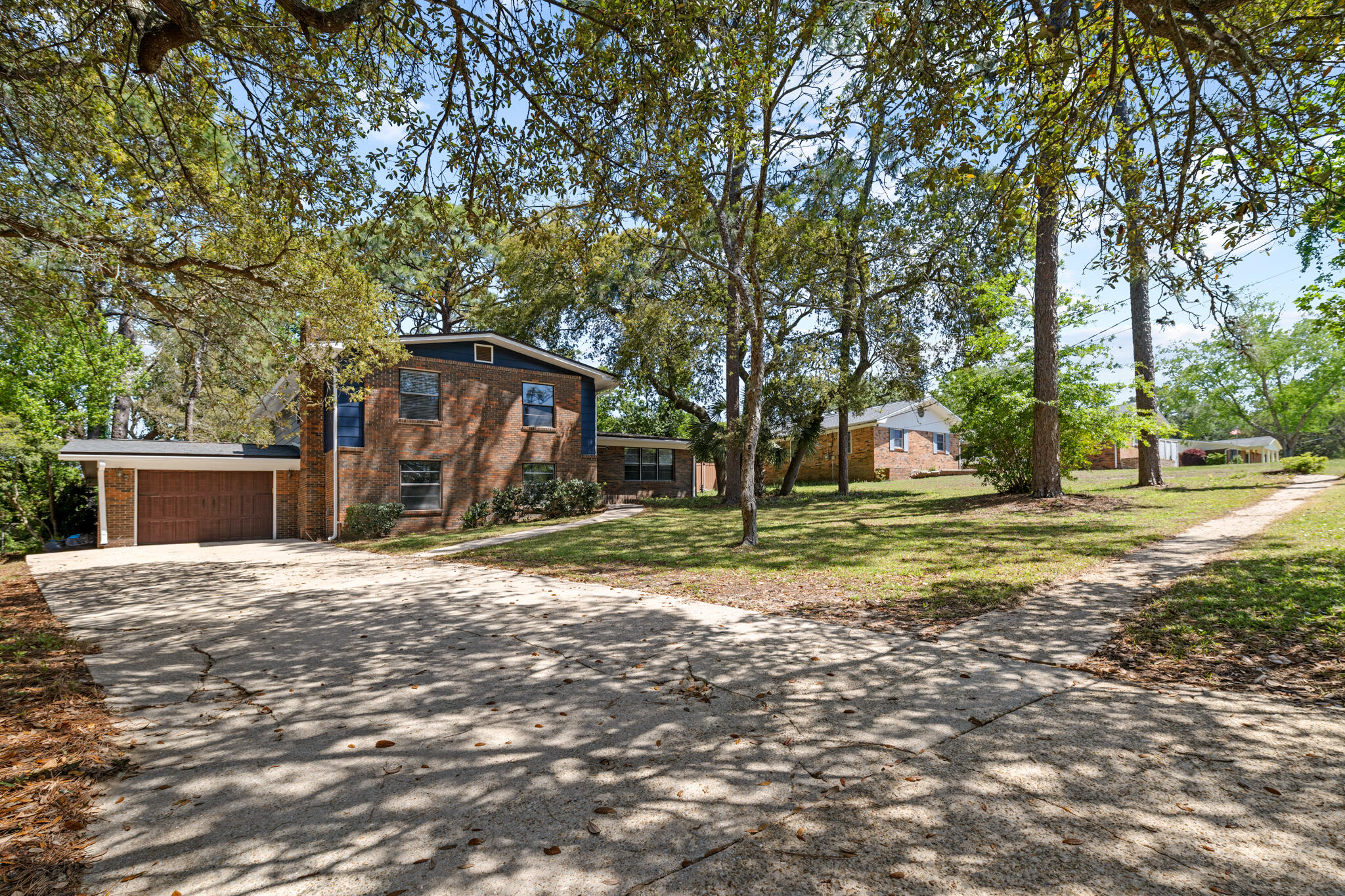 25 Poplar Avenue