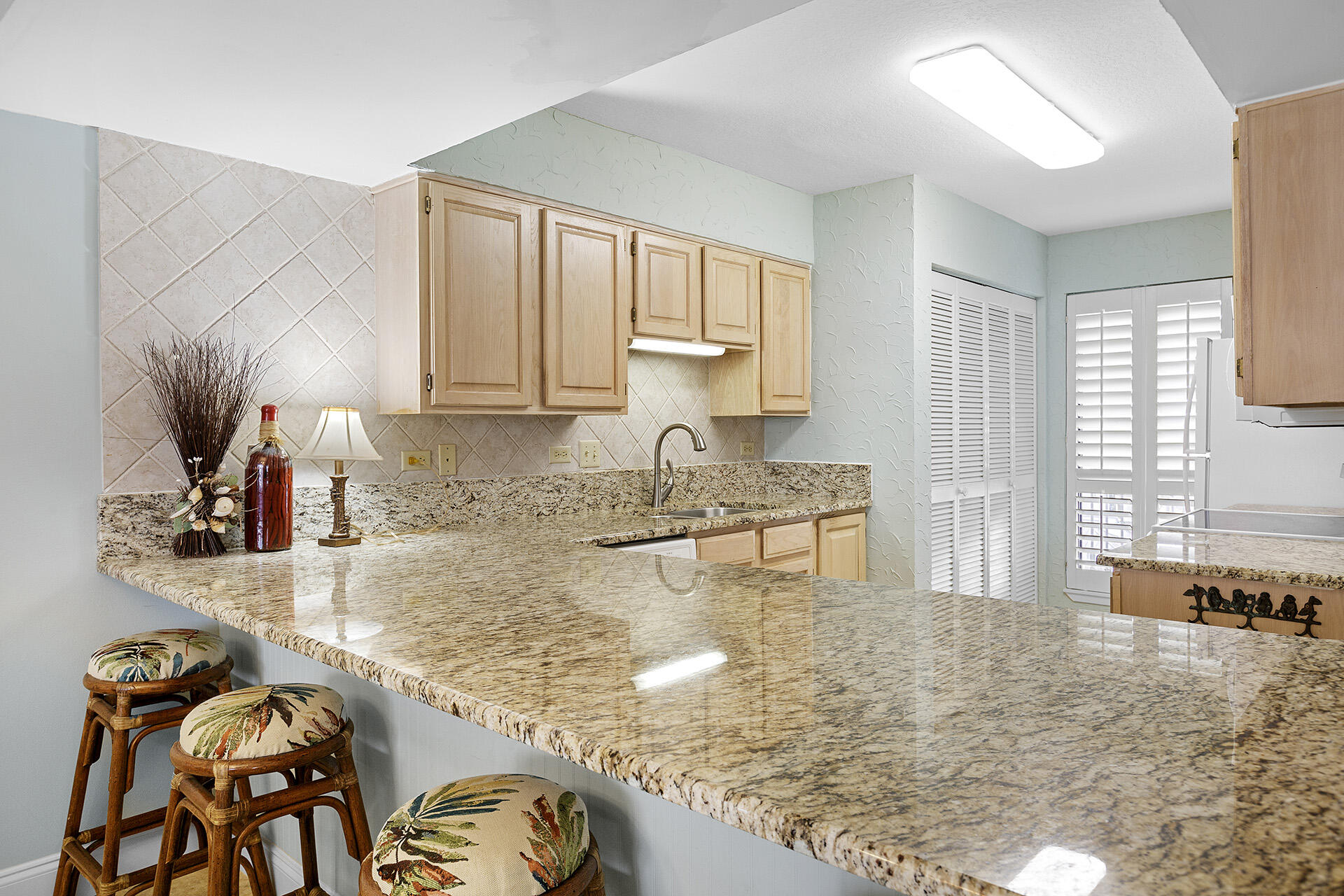 MAINSAIL CONDO PH 1 - Residential