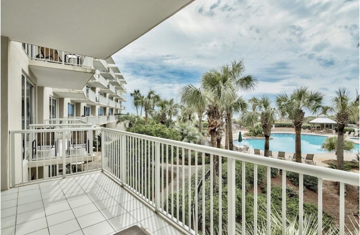 CRESCENT AT MIRAMAR BEACH THE - Residential