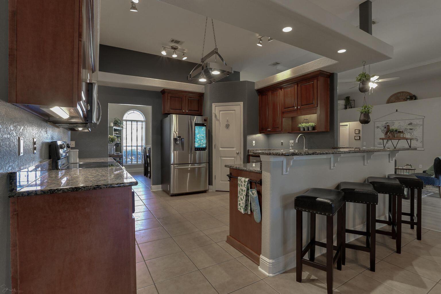 FOX VALLEY - Residential Lease