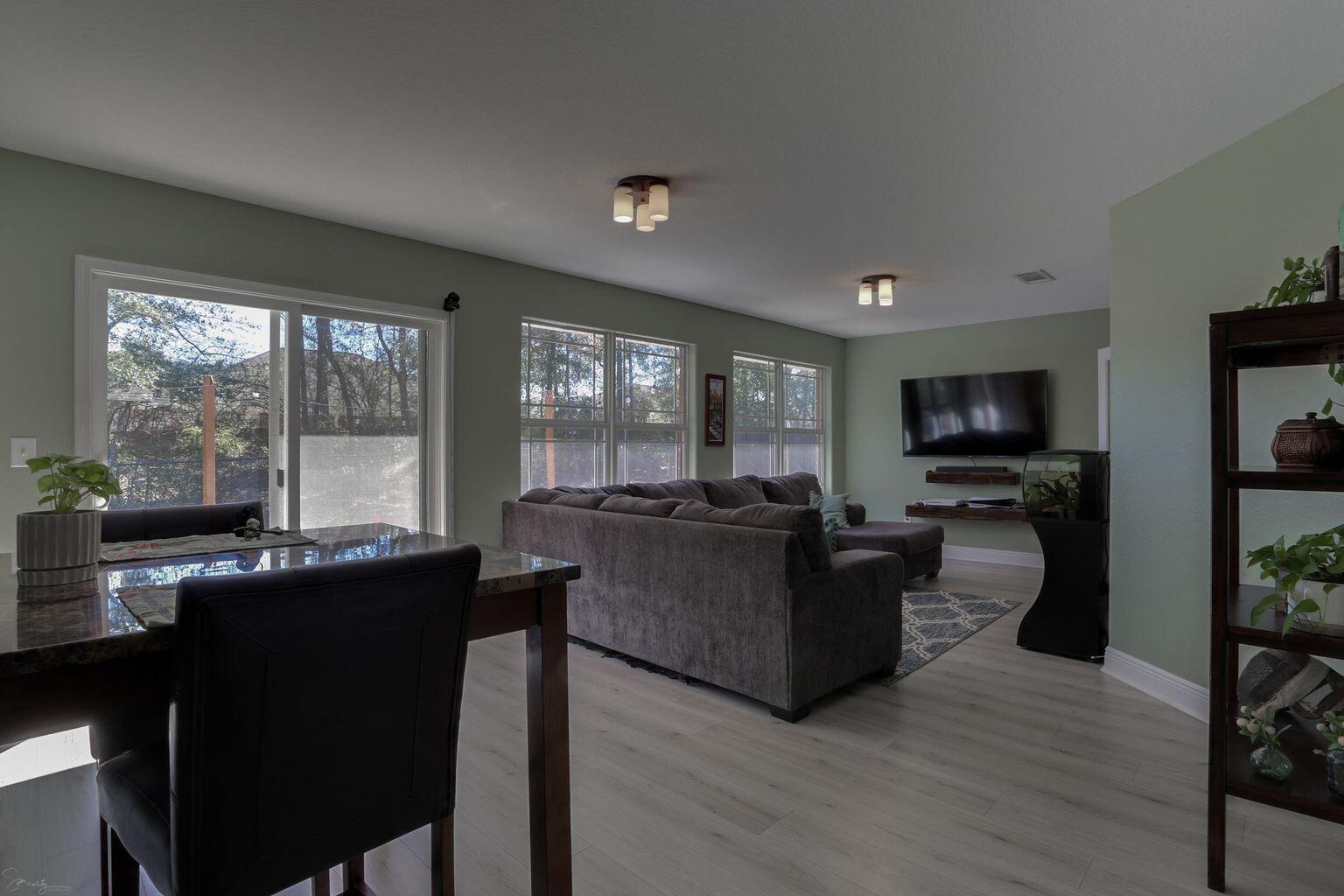 FOX VALLEY - Residential Lease
