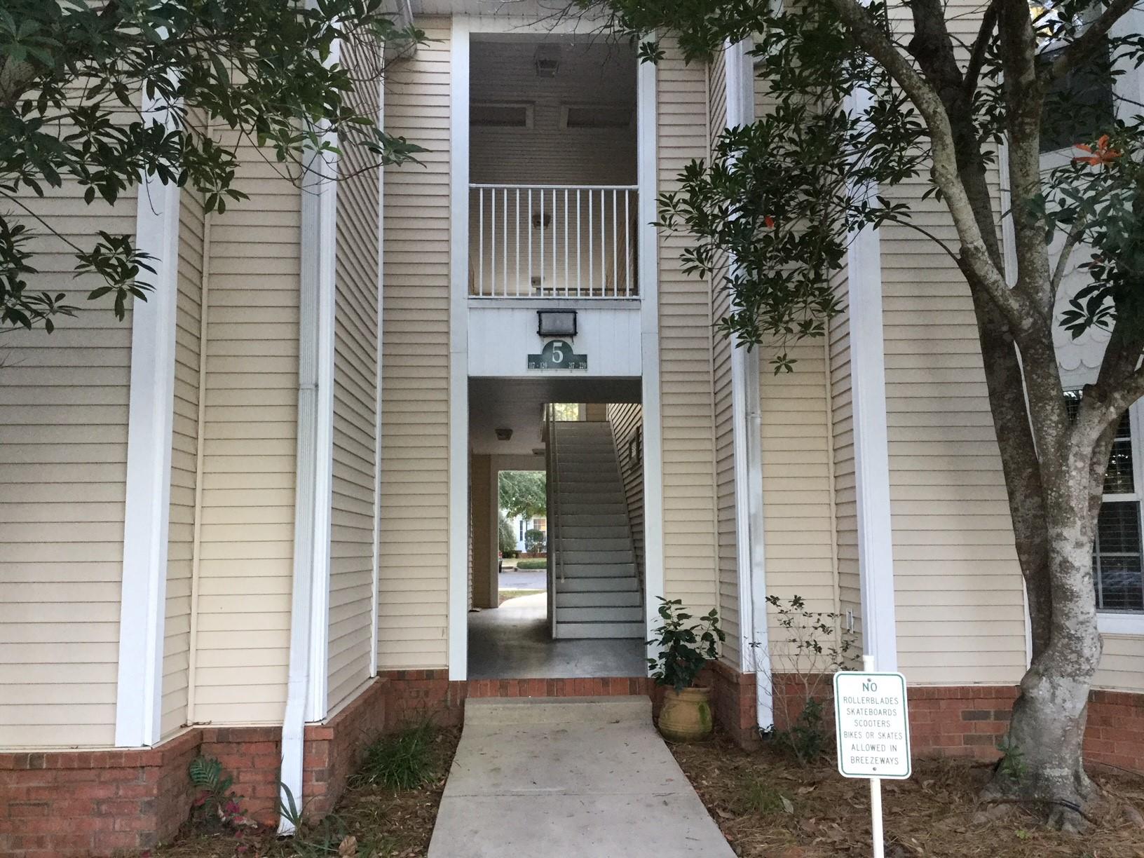 THE OAKS AT NICEVILLE - Residential