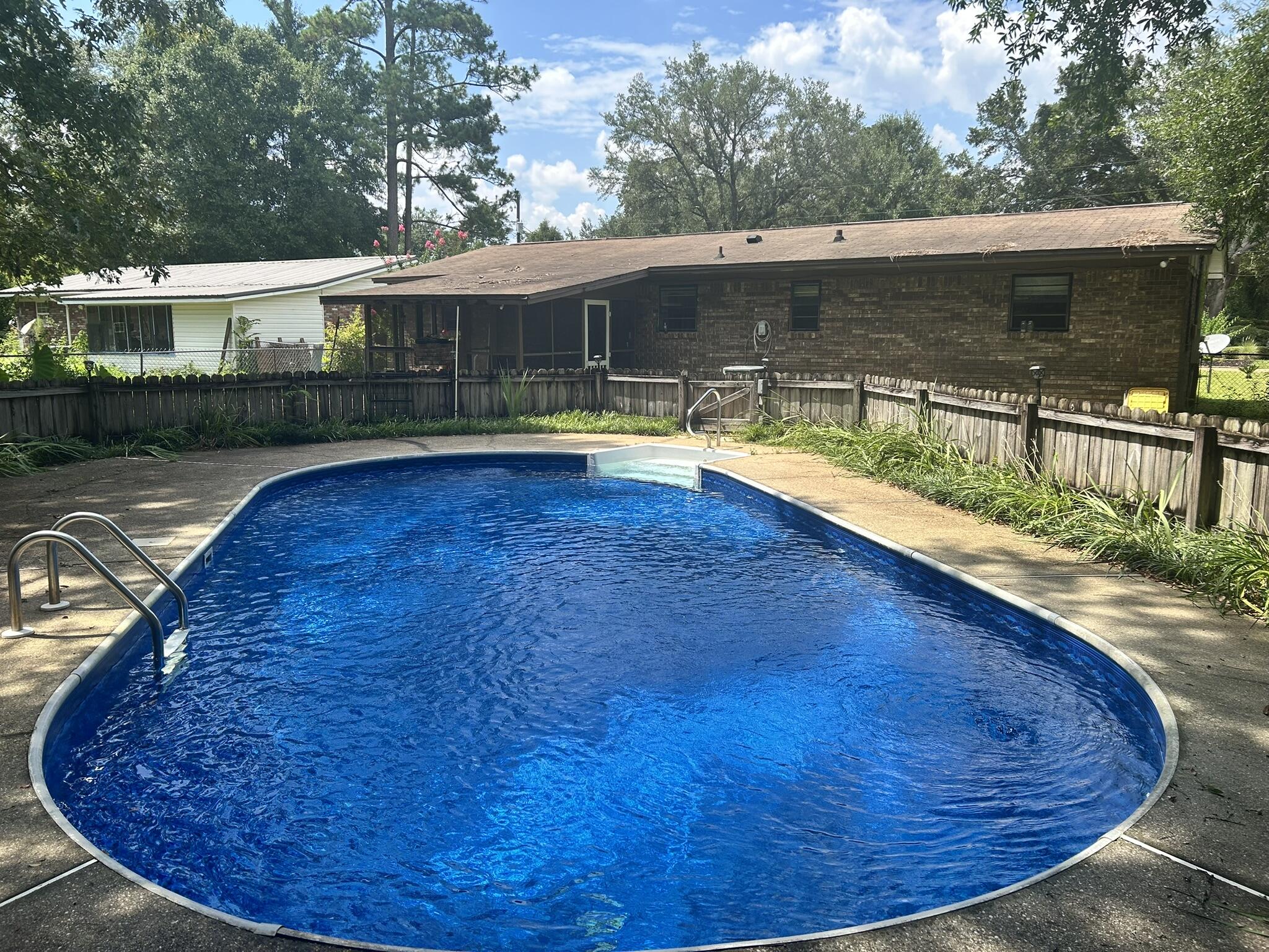 ADAMS POWELL - Residential Lease