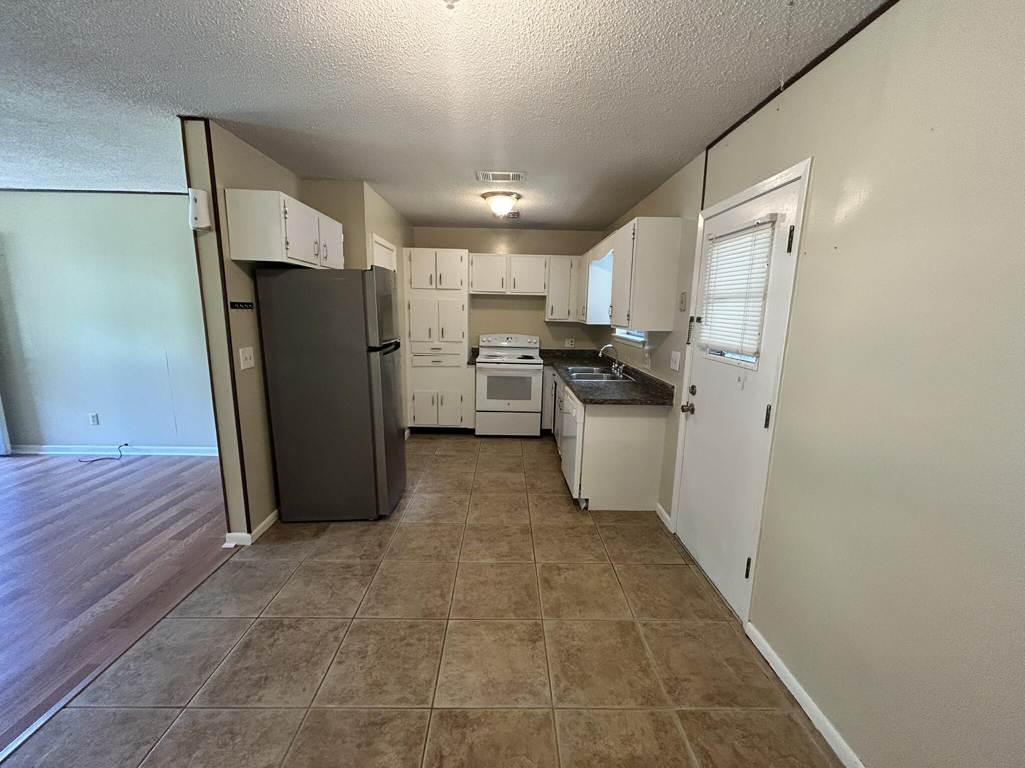ADAMS POWELL - Residential Lease
