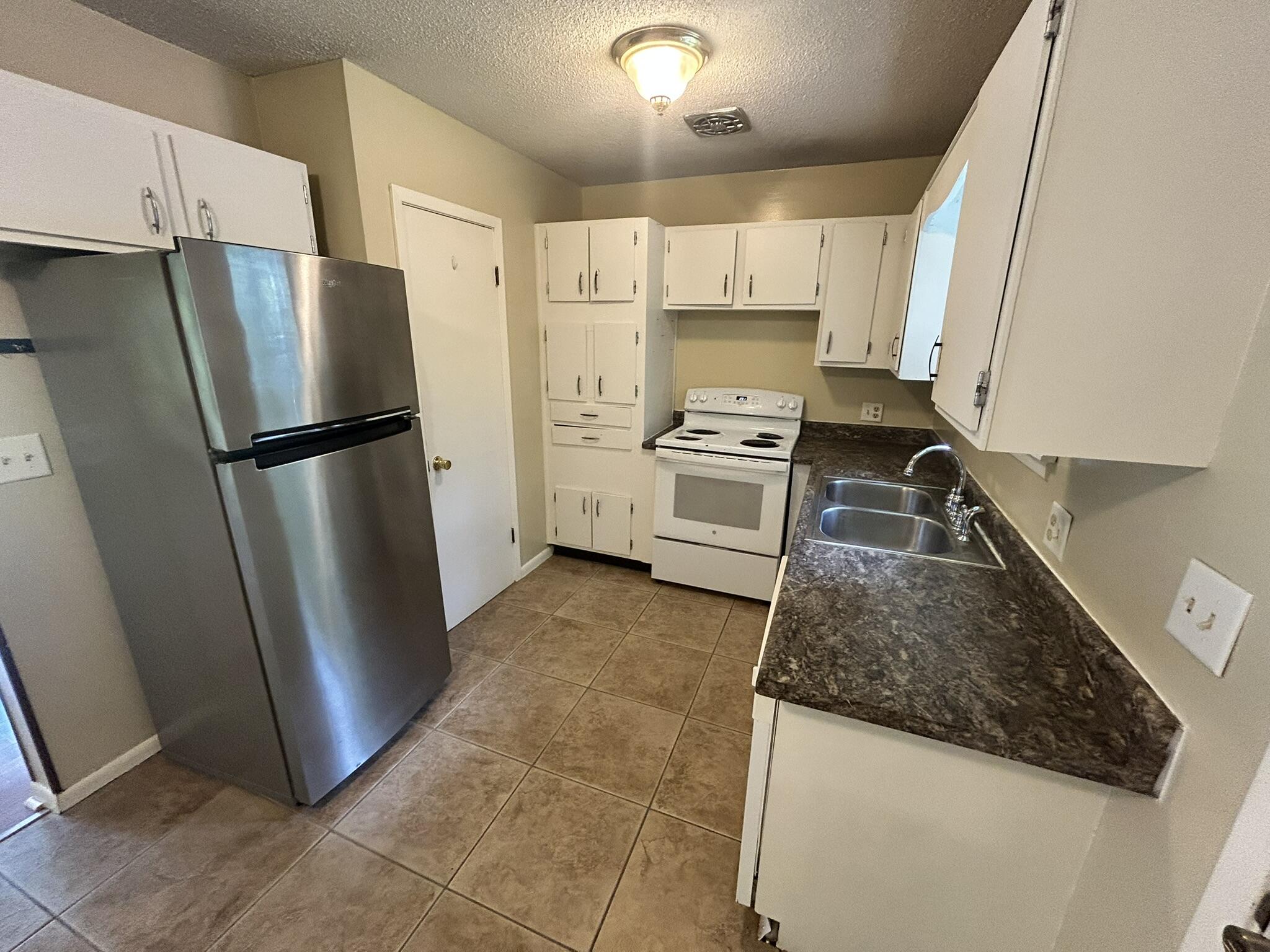 ADAMS POWELL - Residential Lease