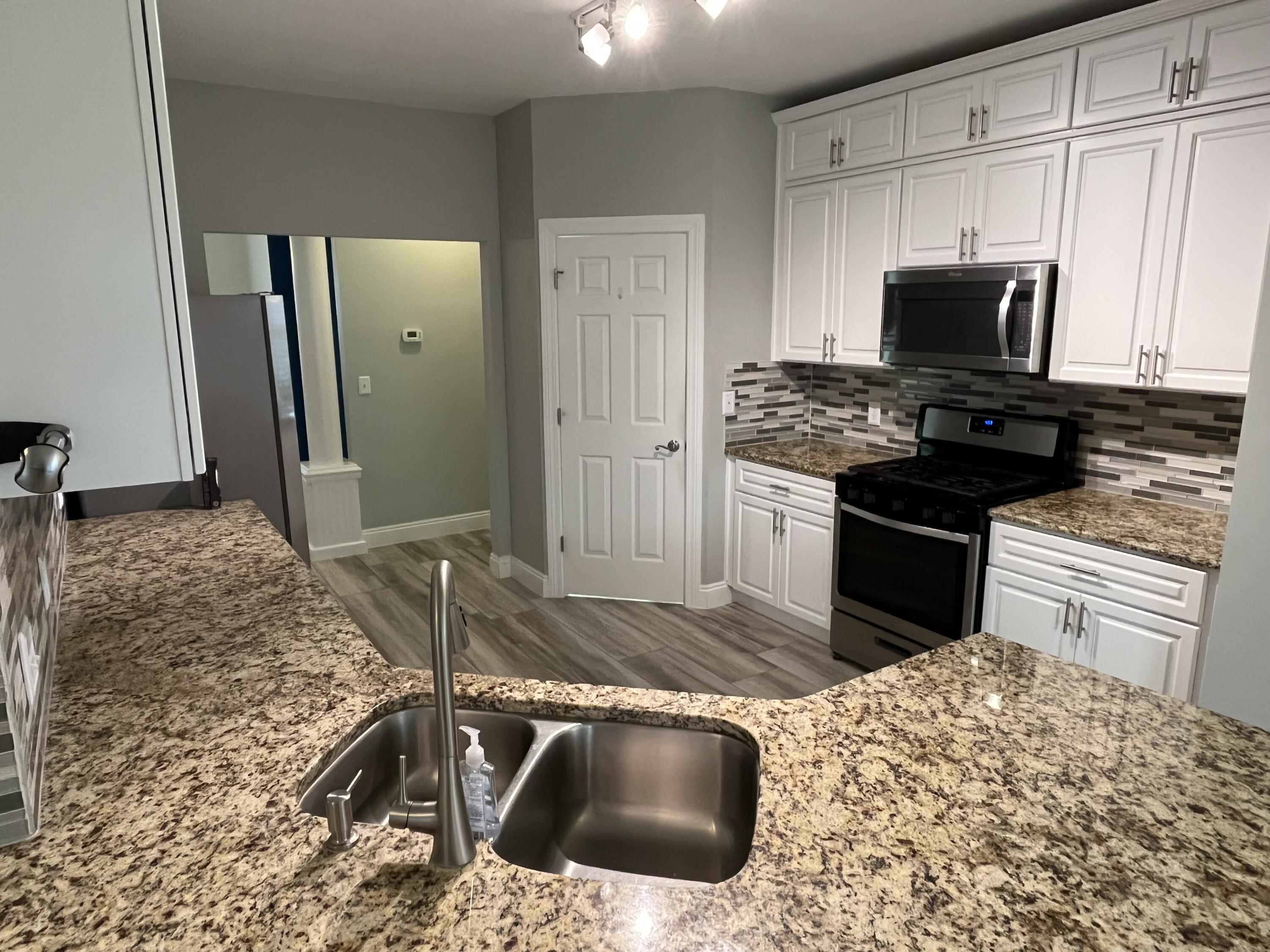 RIDGE WOOD MANOR - Residential Lease