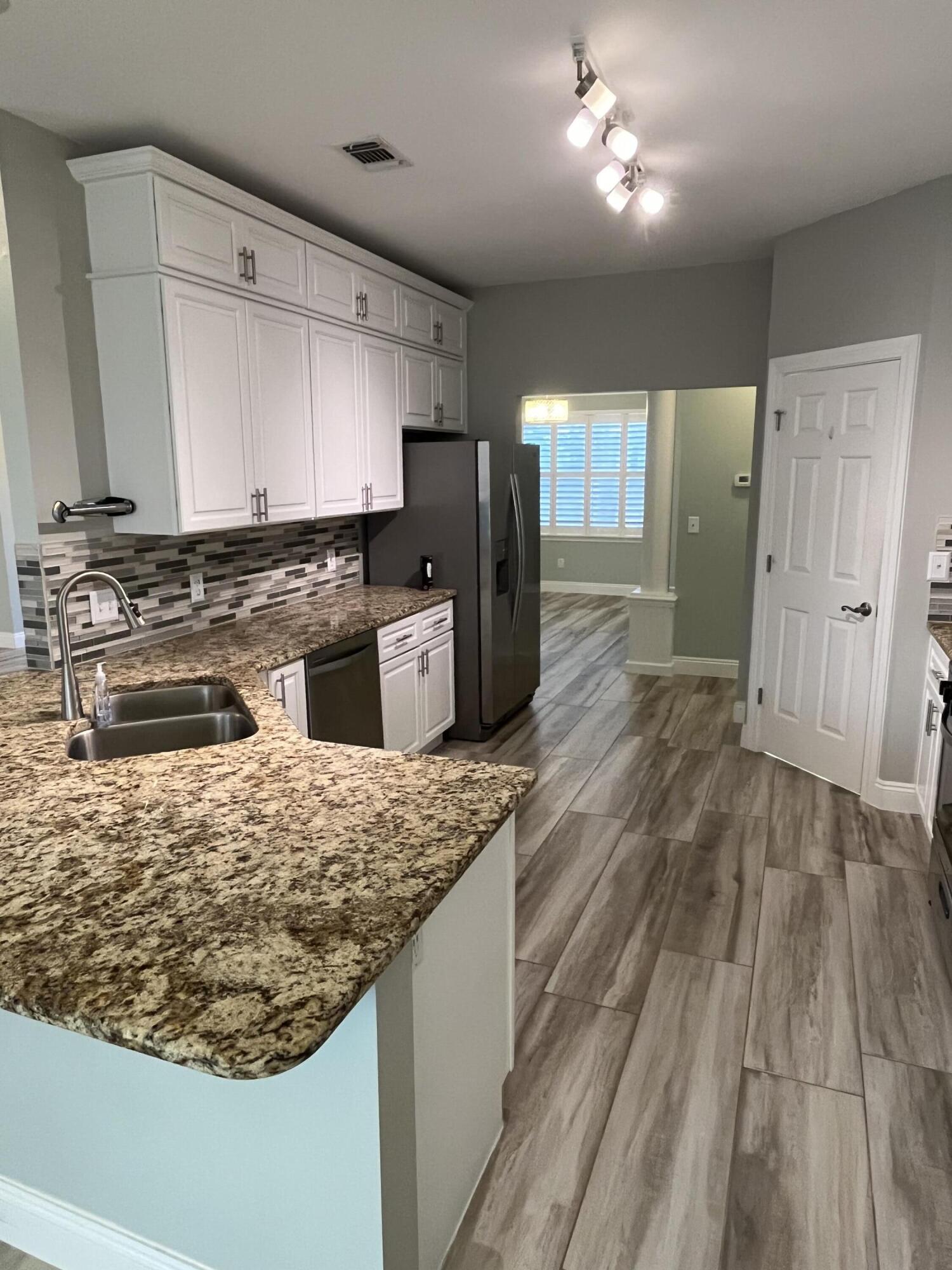 RIDGE WOOD MANOR - Residential Lease